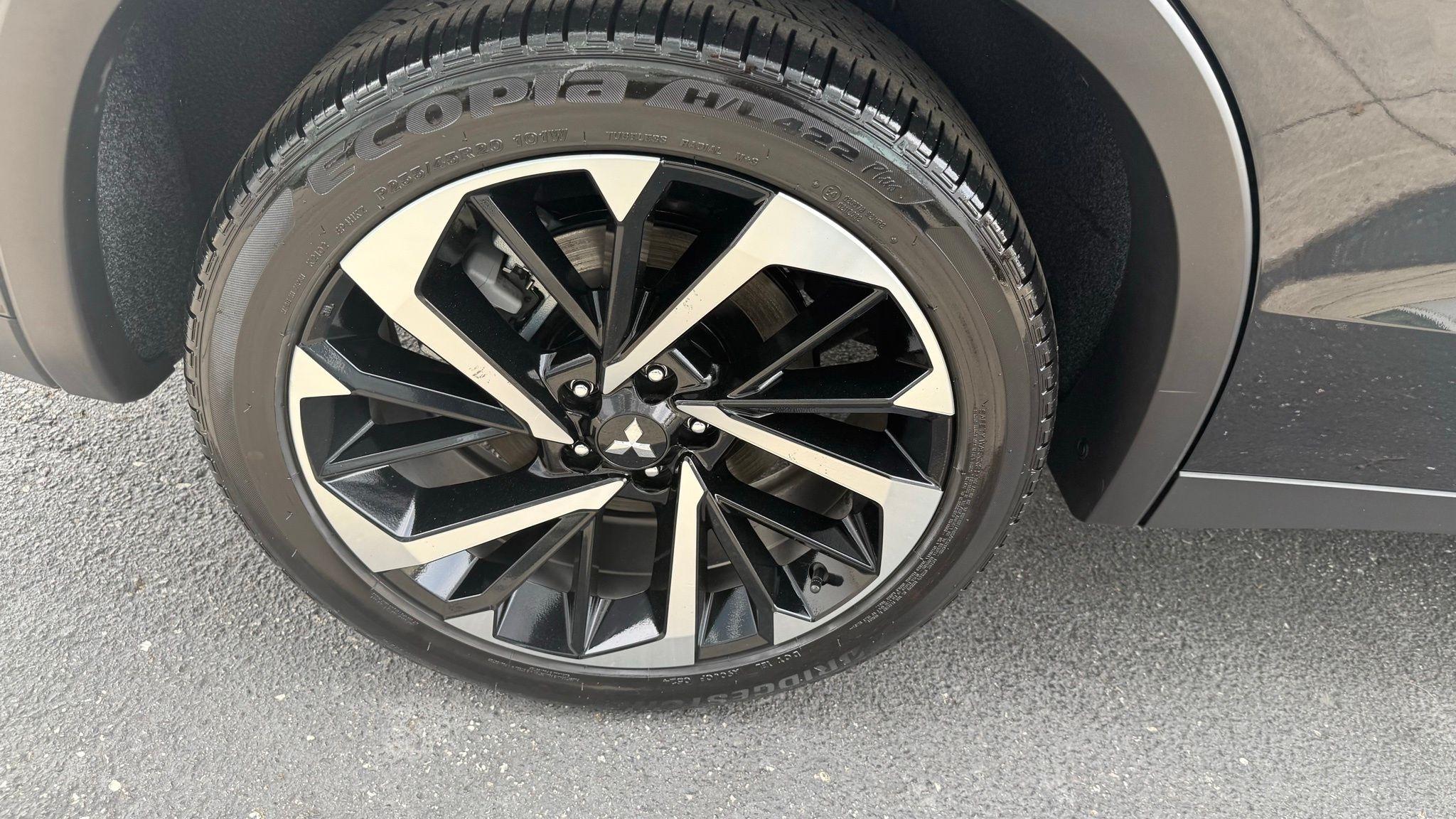 Mitsubishi Outlander PHEV  2024