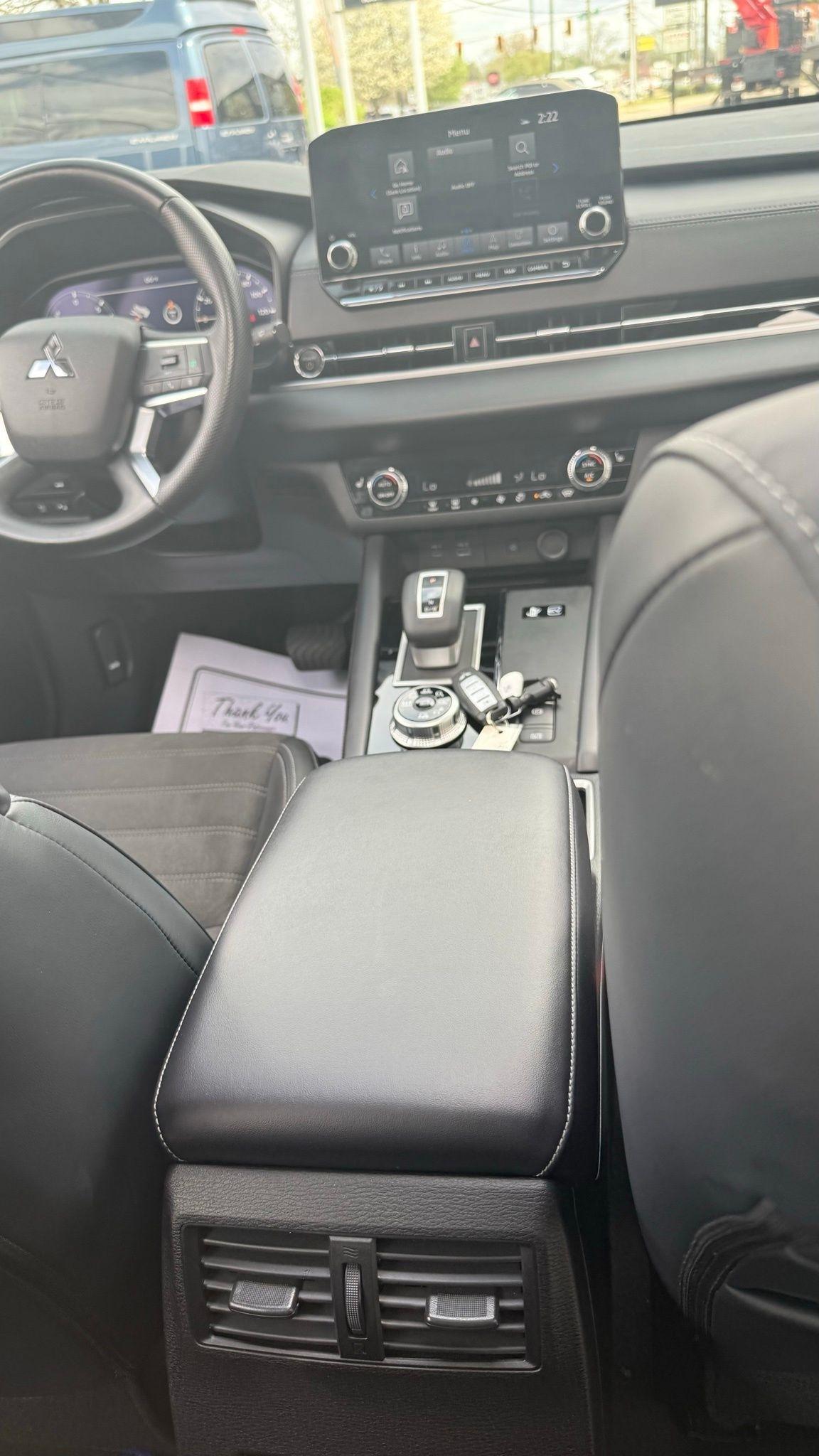 Mitsubishi Outlander PHEV  2024