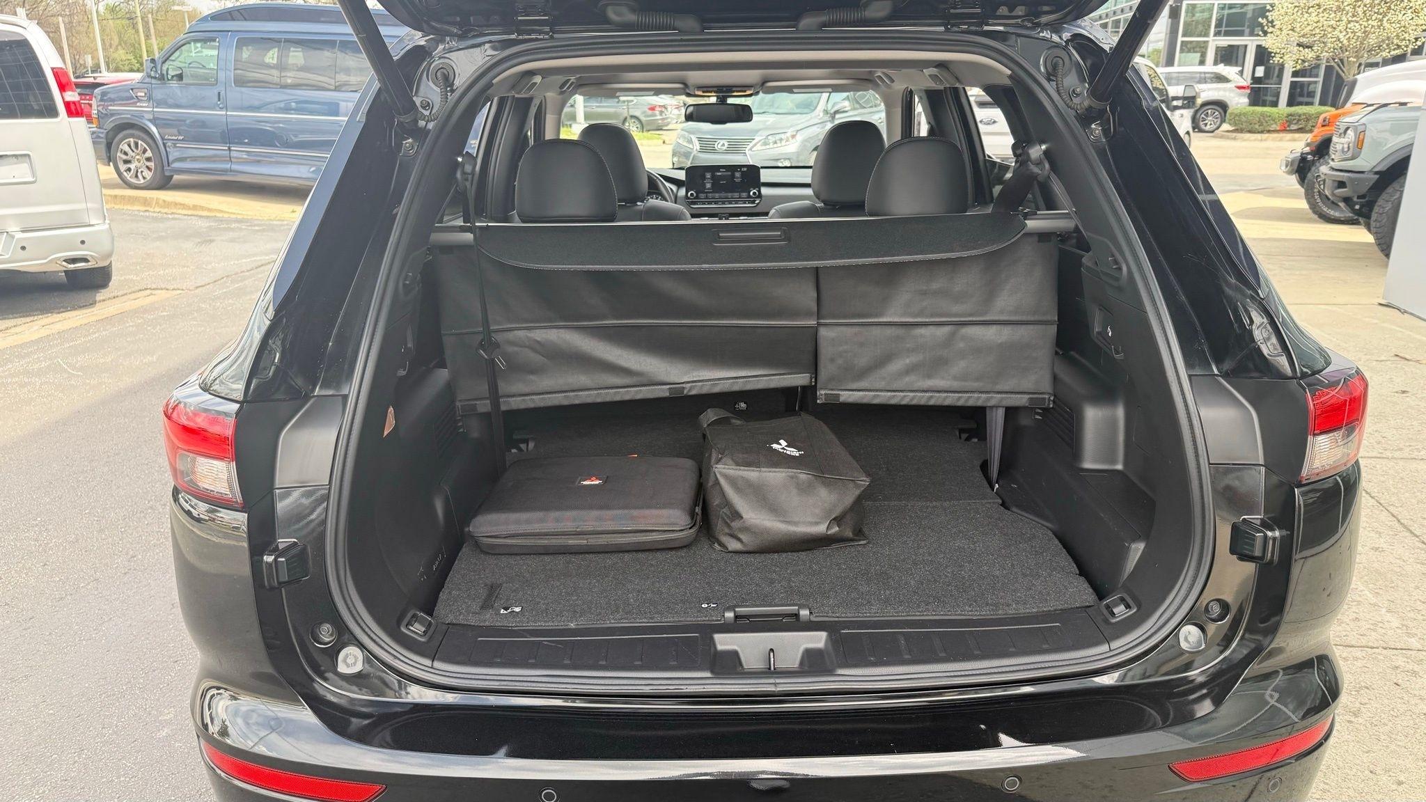 Mitsubishi Outlander PHEV  2024