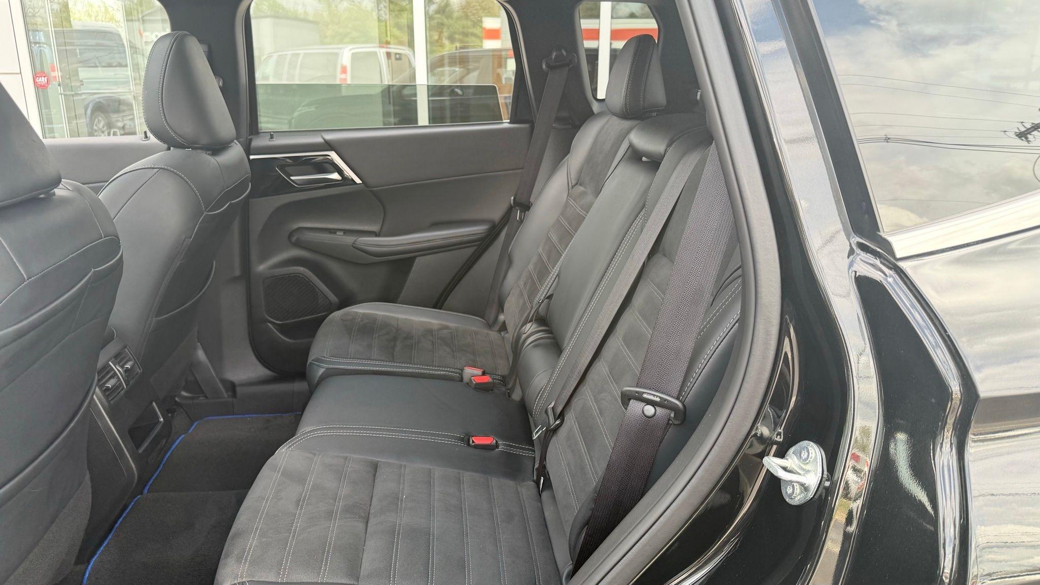 Mitsubishi Outlander PHEV  2024