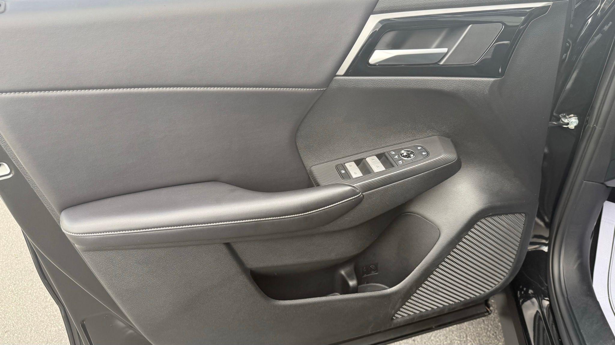 Mitsubishi Outlander PHEV  2024