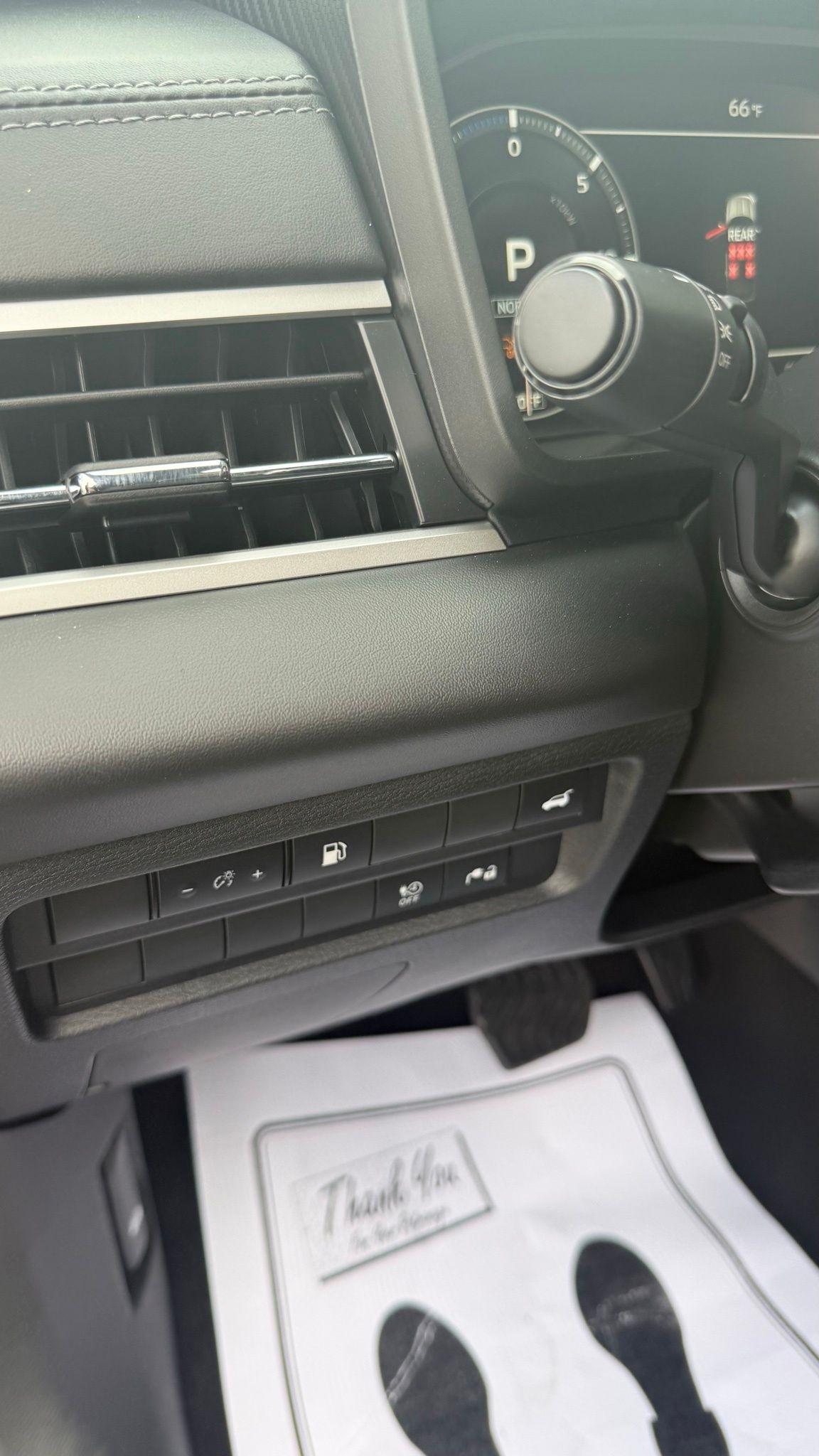 Mitsubishi Outlander PHEV  2024