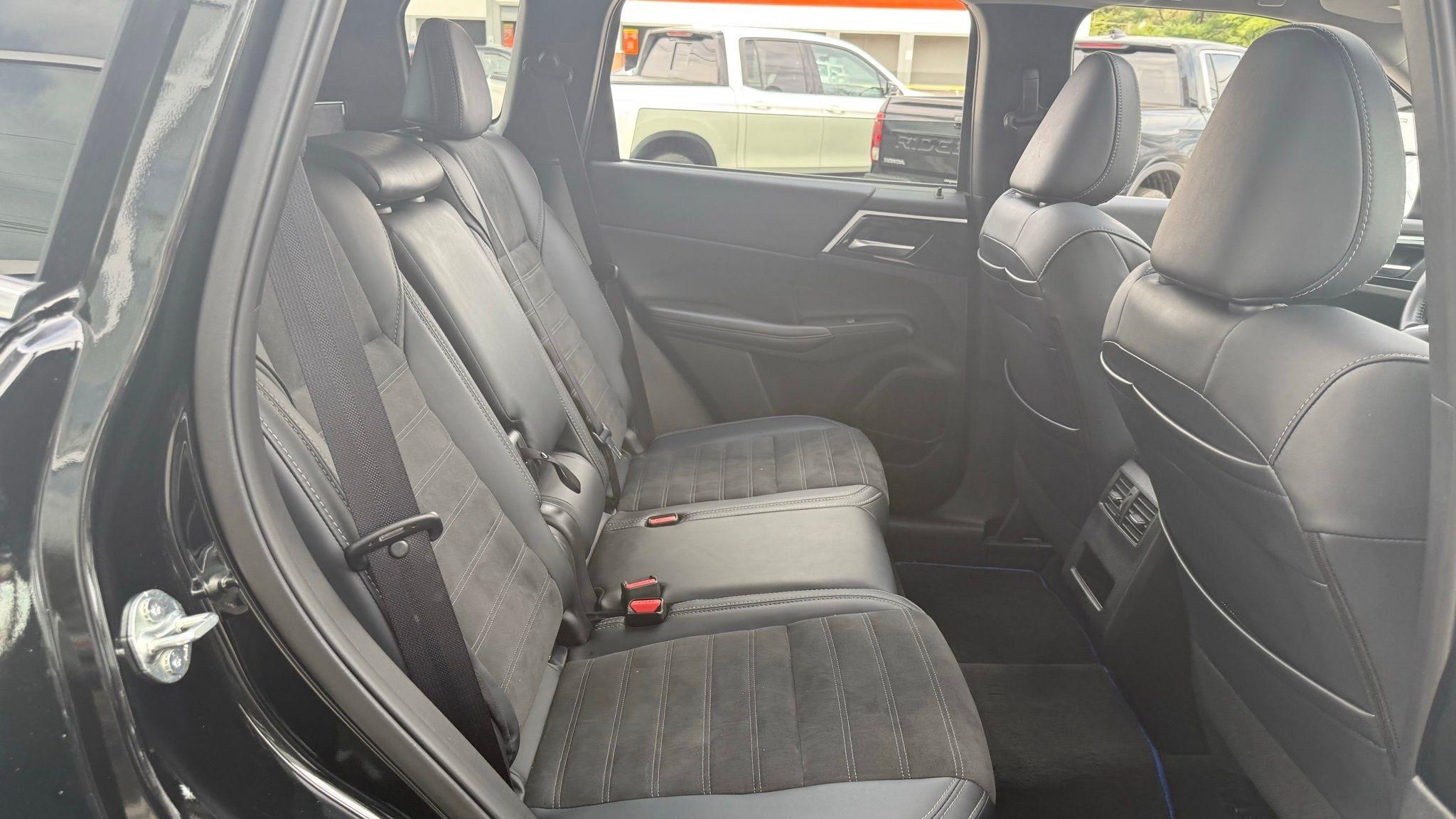 Mitsubishi Outlander PHEV  2024