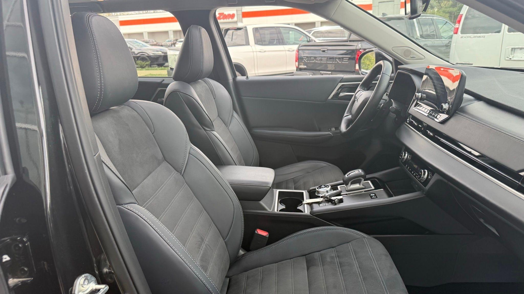 Mitsubishi Outlander PHEV  2024