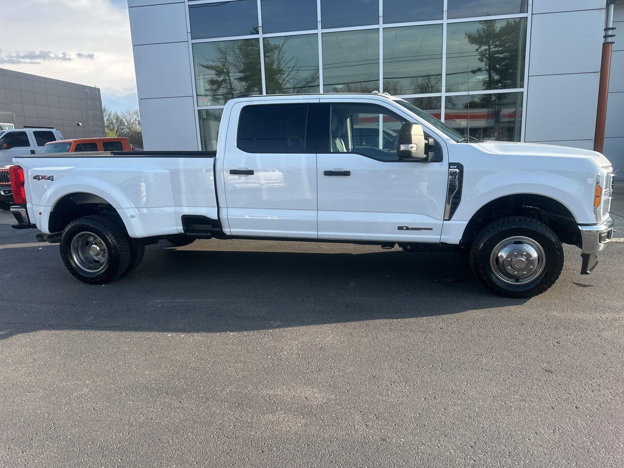 Ford F-350 SD  2023