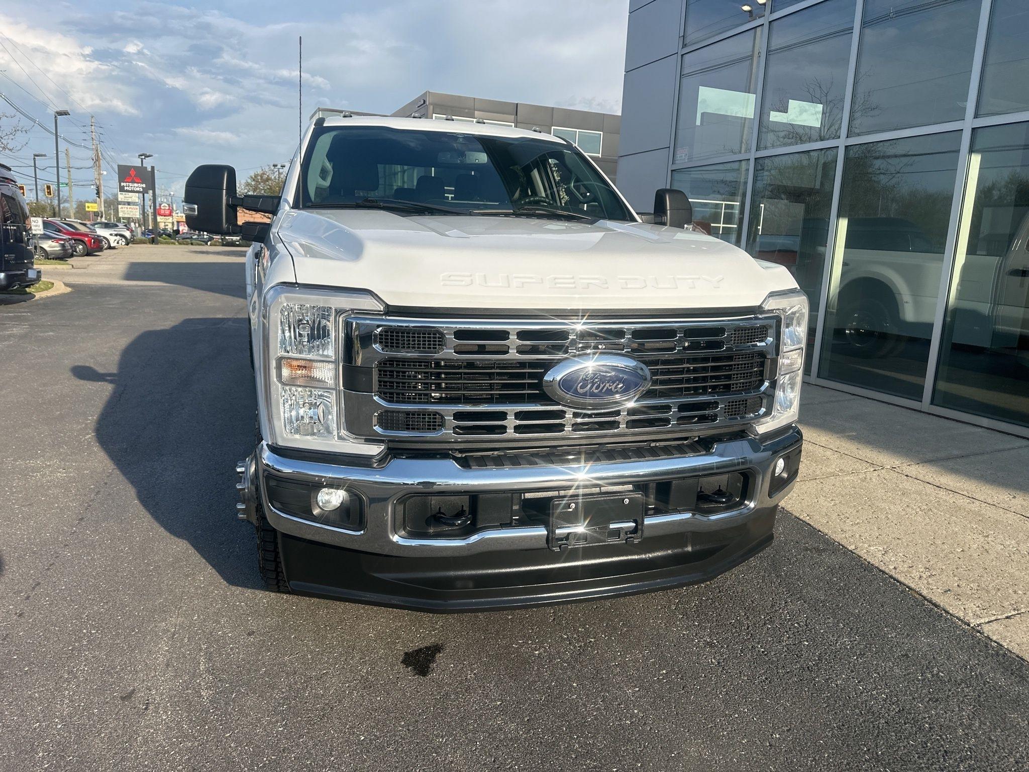 Ford F-350 SD  2023