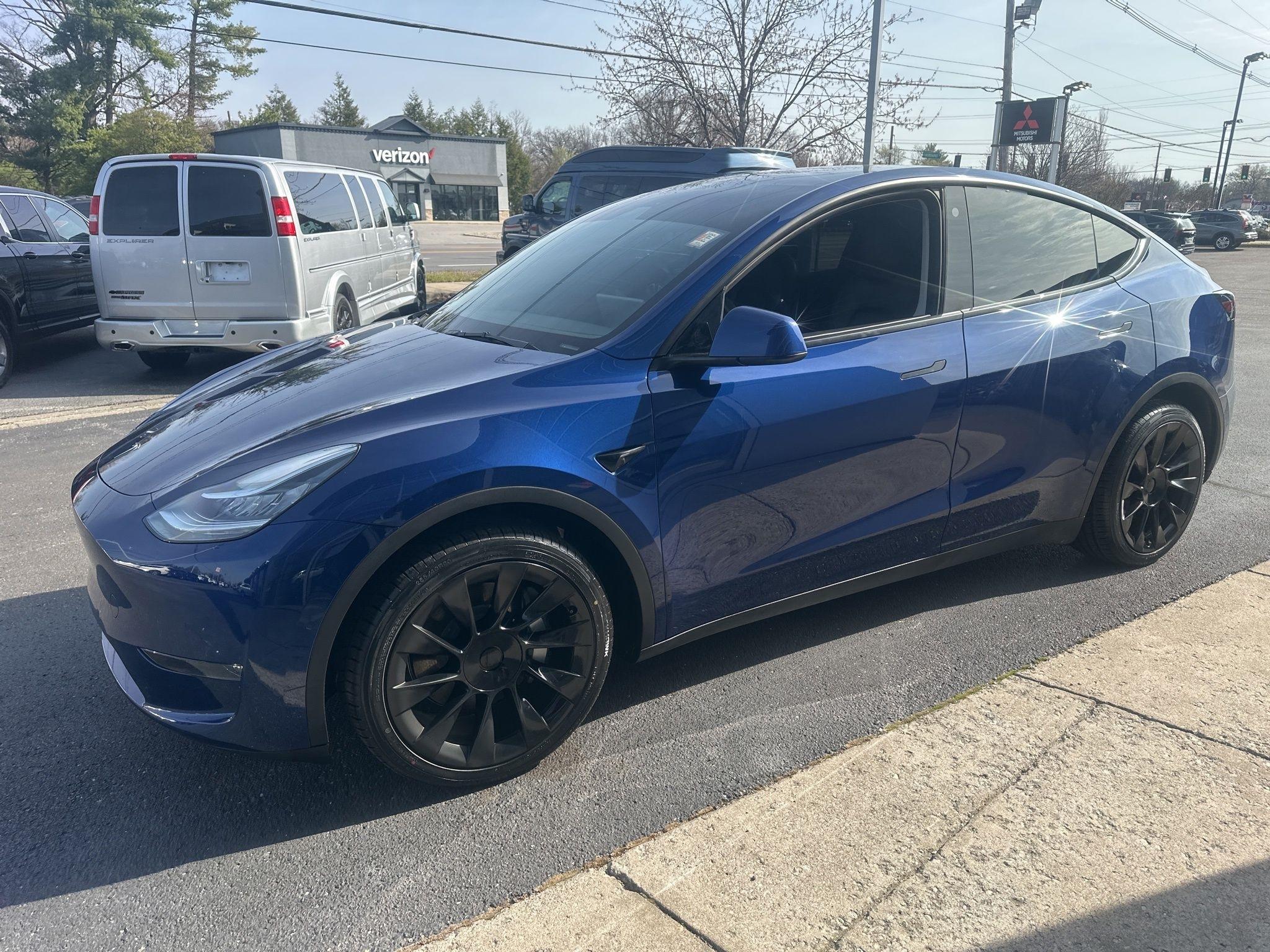 Tesla Model Y  2022