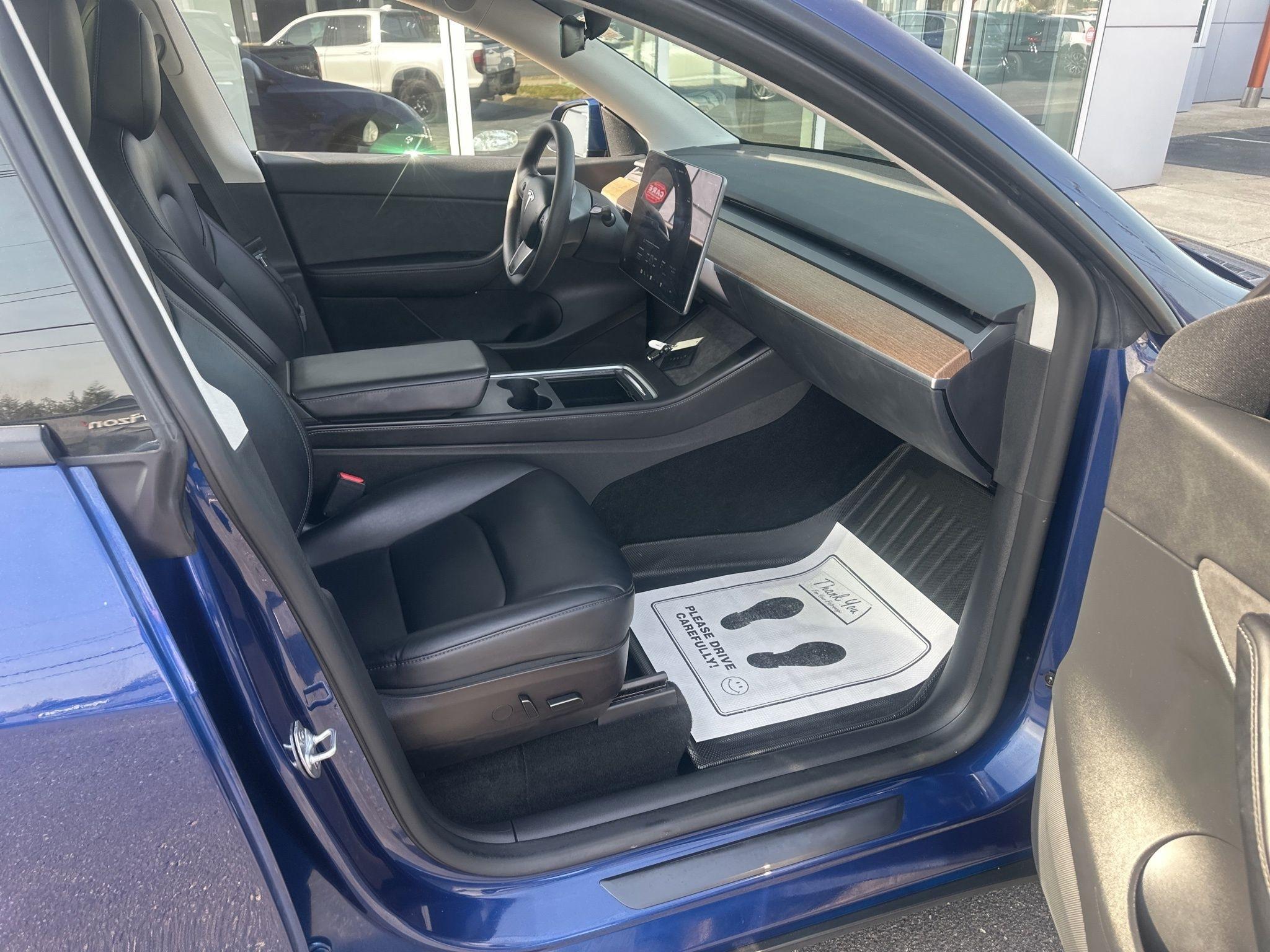 Tesla Model Y  2022
