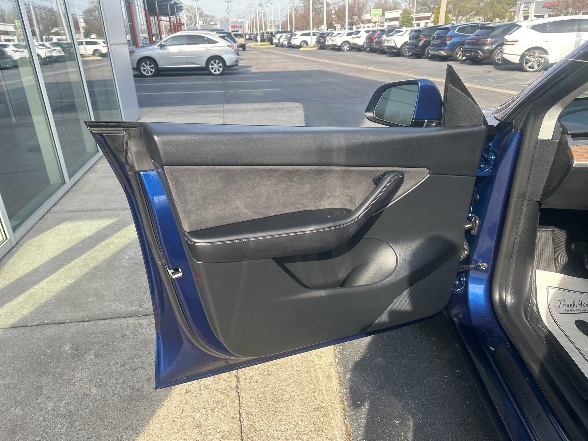 Tesla Model Y  2022