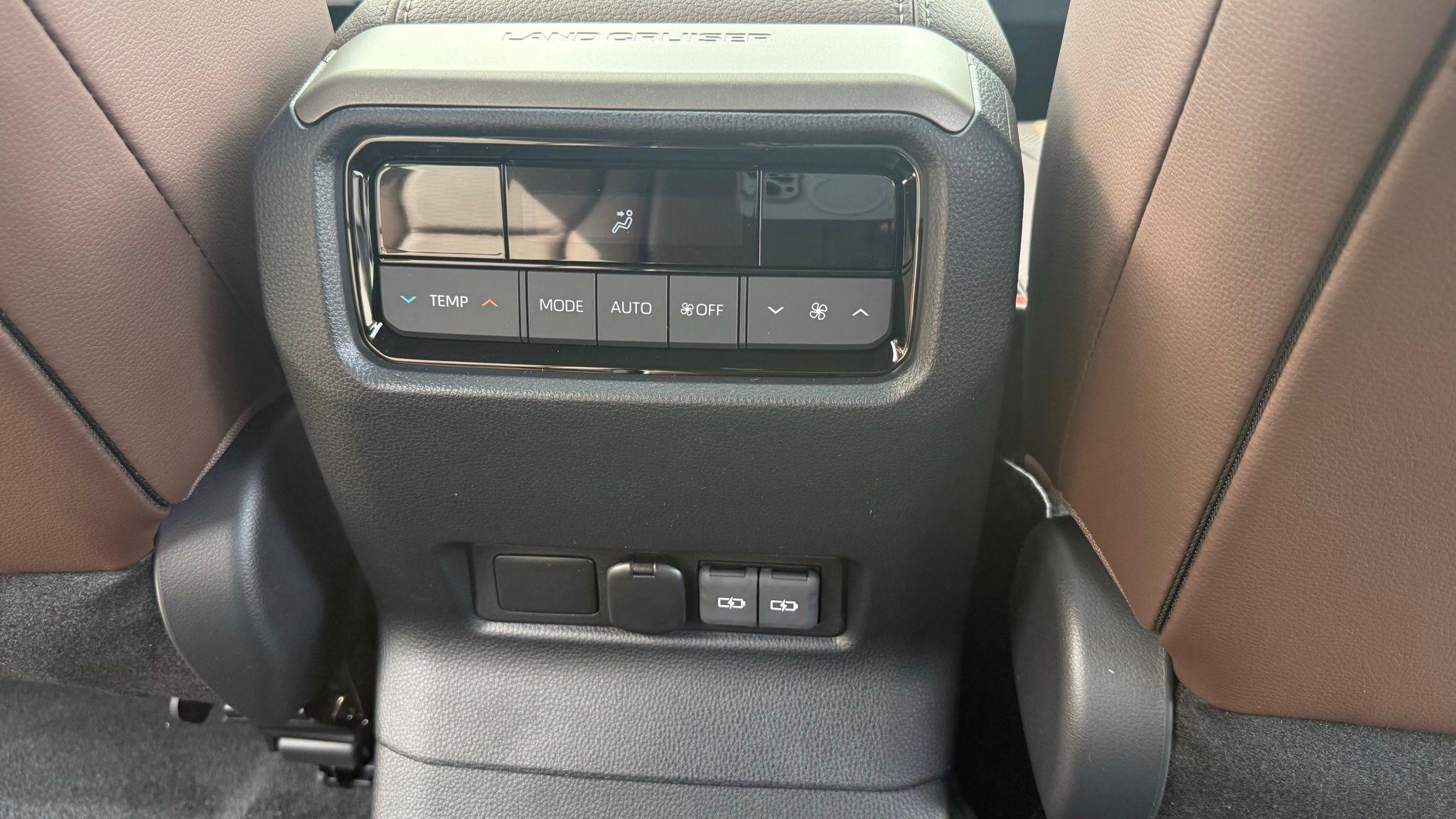 Toyota Land Cruiser  2026