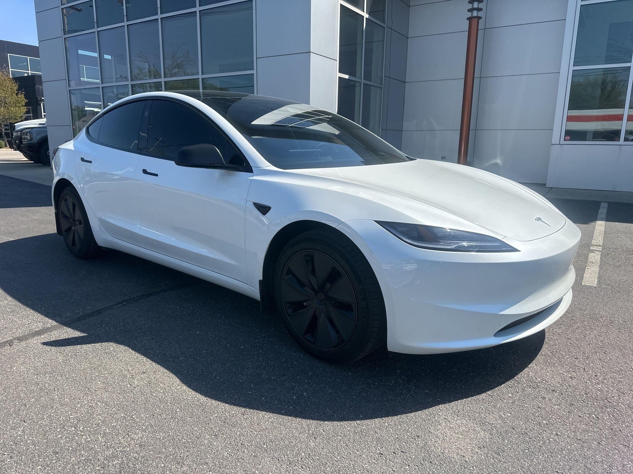 Tesla Model 3  2025