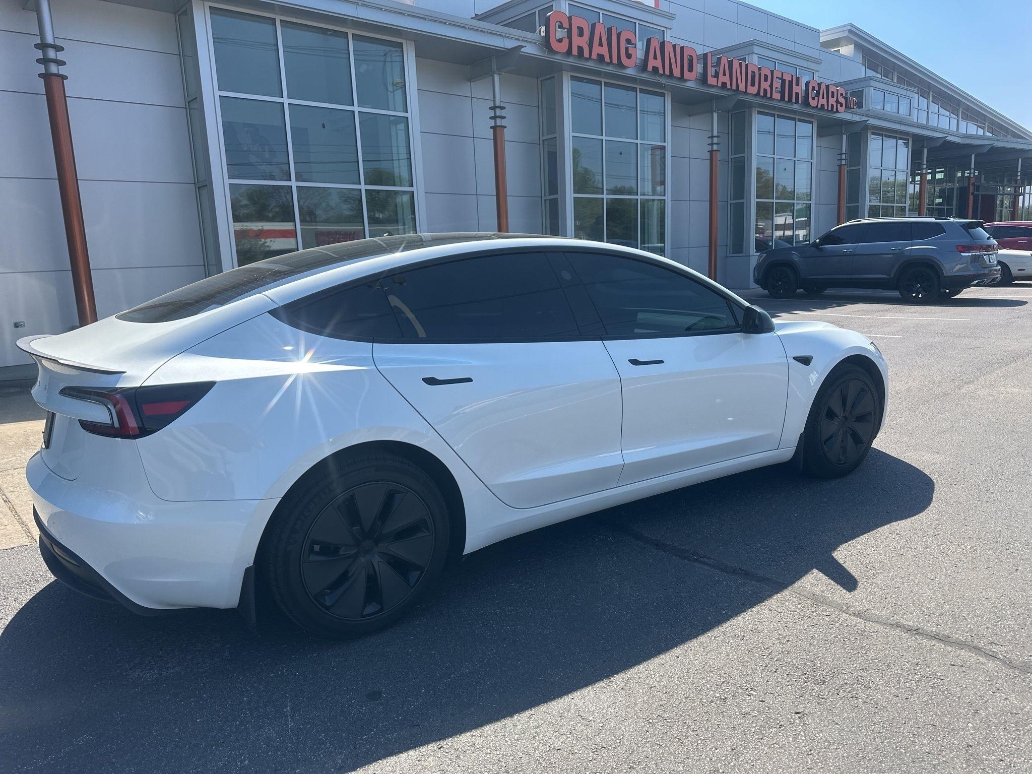Tesla Model 3  2025