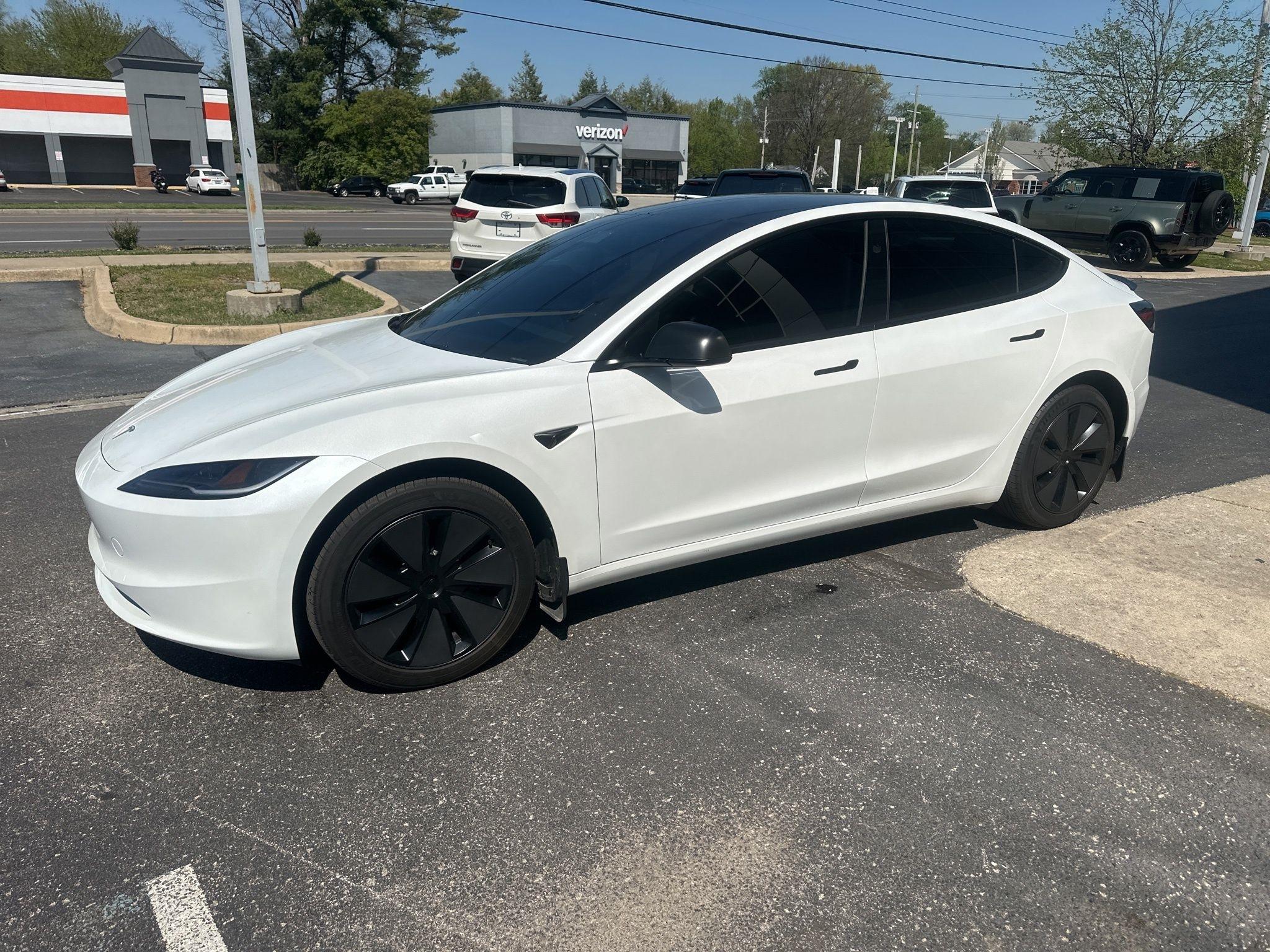 Tesla Model 3  2025
