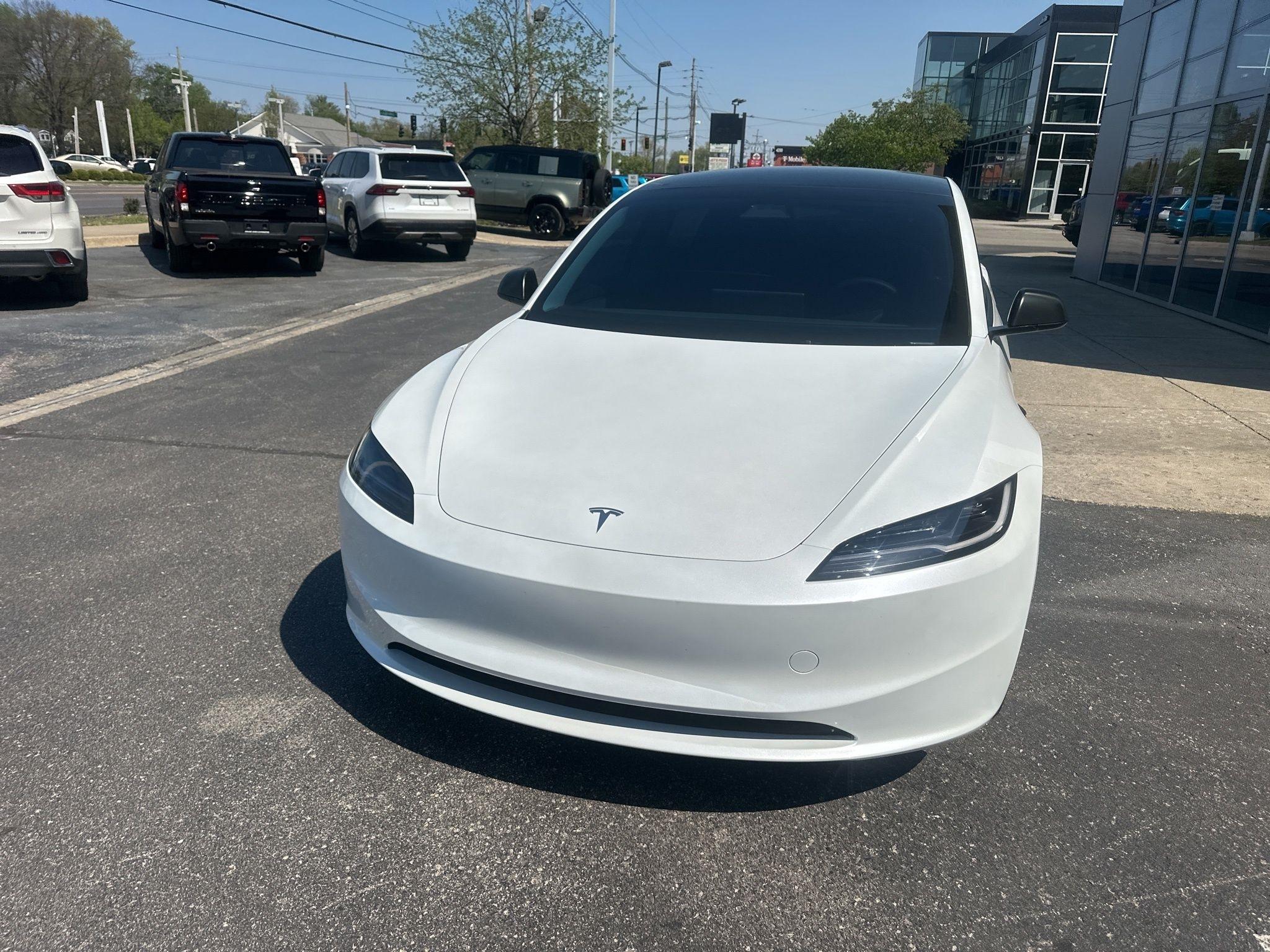 Tesla Model 3  2025