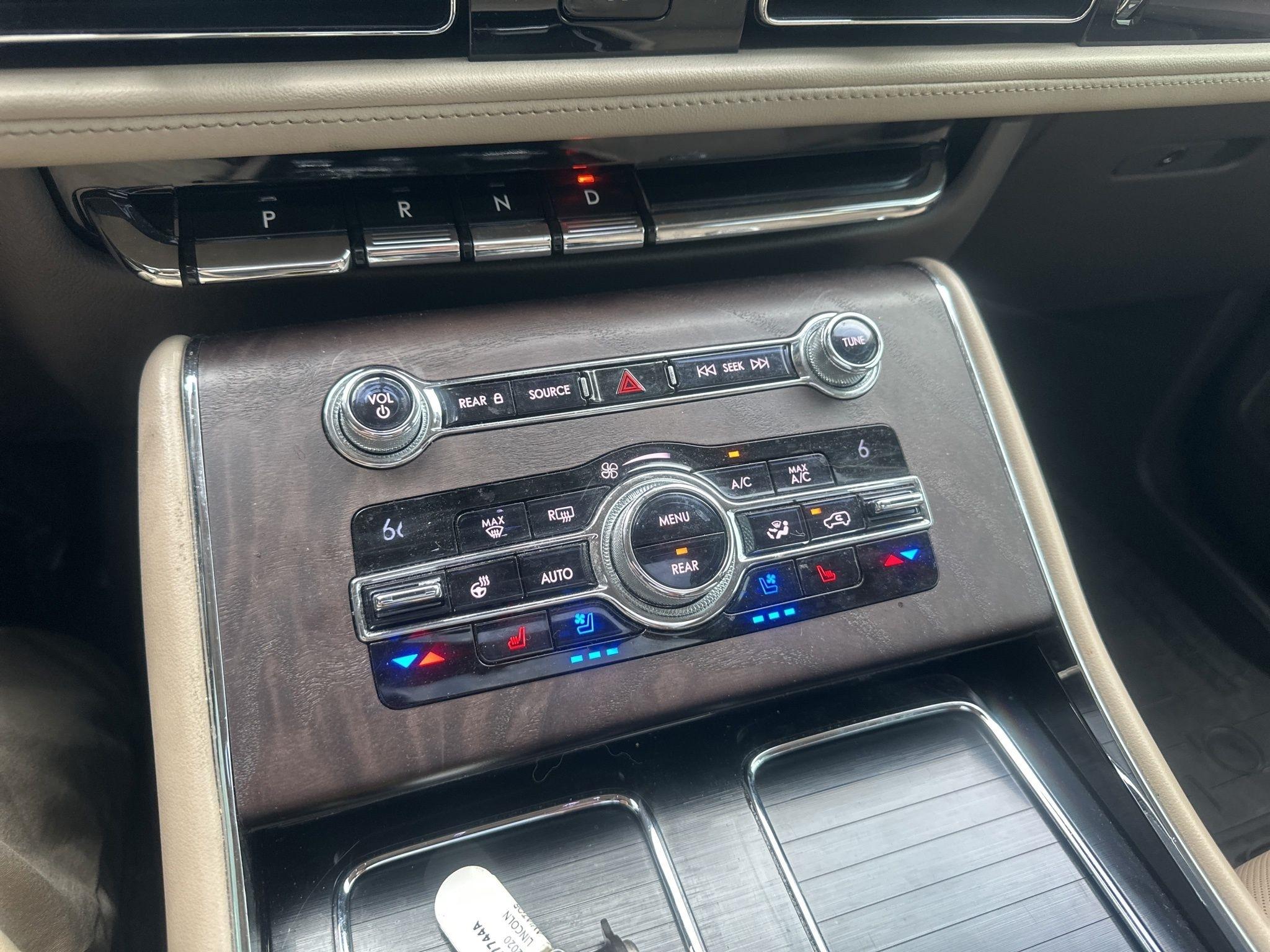 Lincoln Aviator  2020