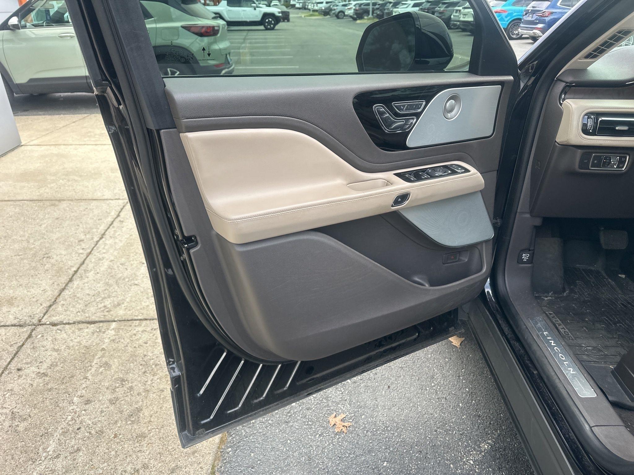 Lincoln Aviator  2020