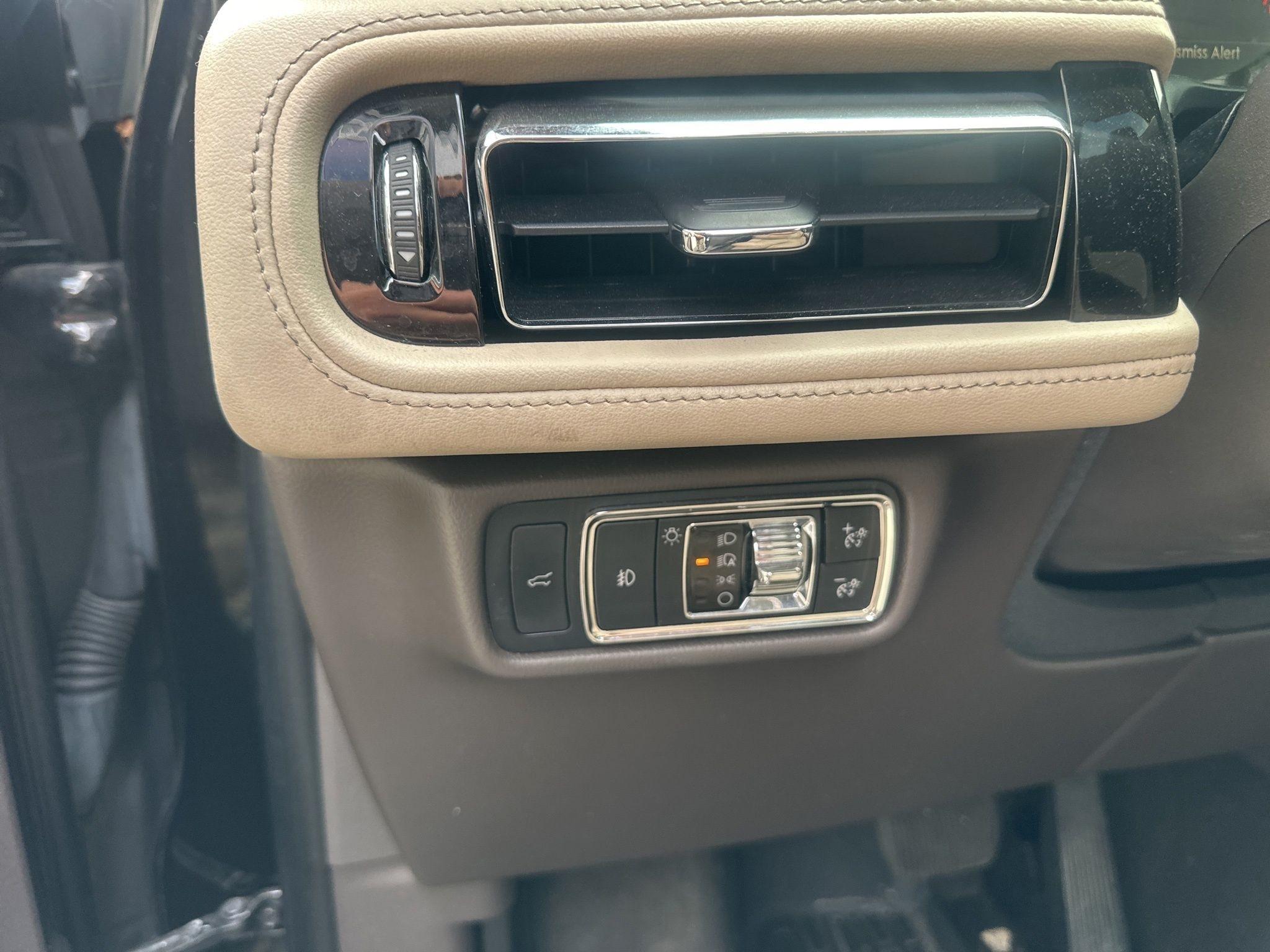 Lincoln Aviator  2020