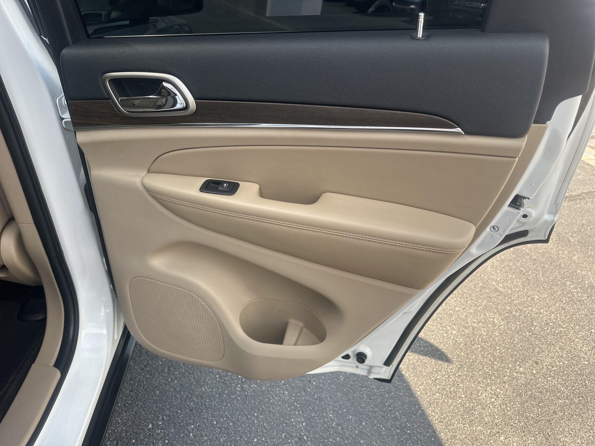 Jeep Grand Cherokee  2016