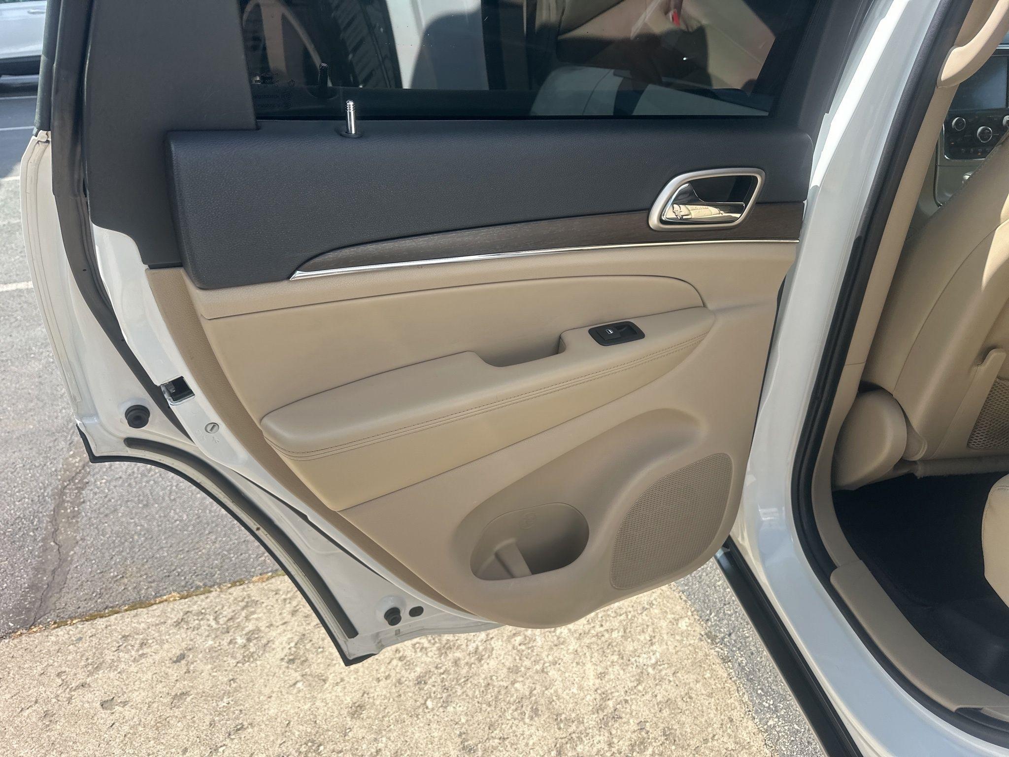 Jeep Grand Cherokee  2016