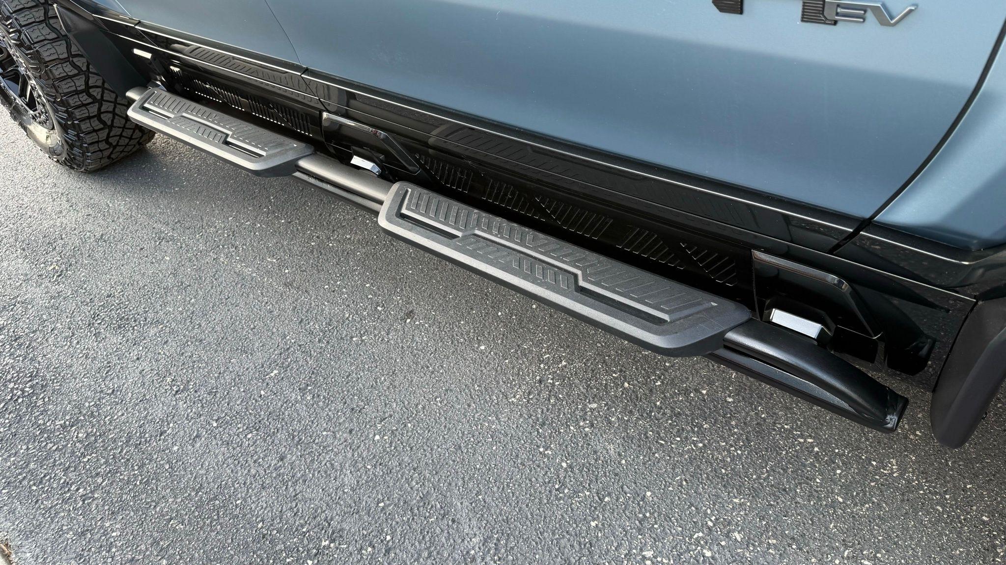 GMC HUMMER EV  2024