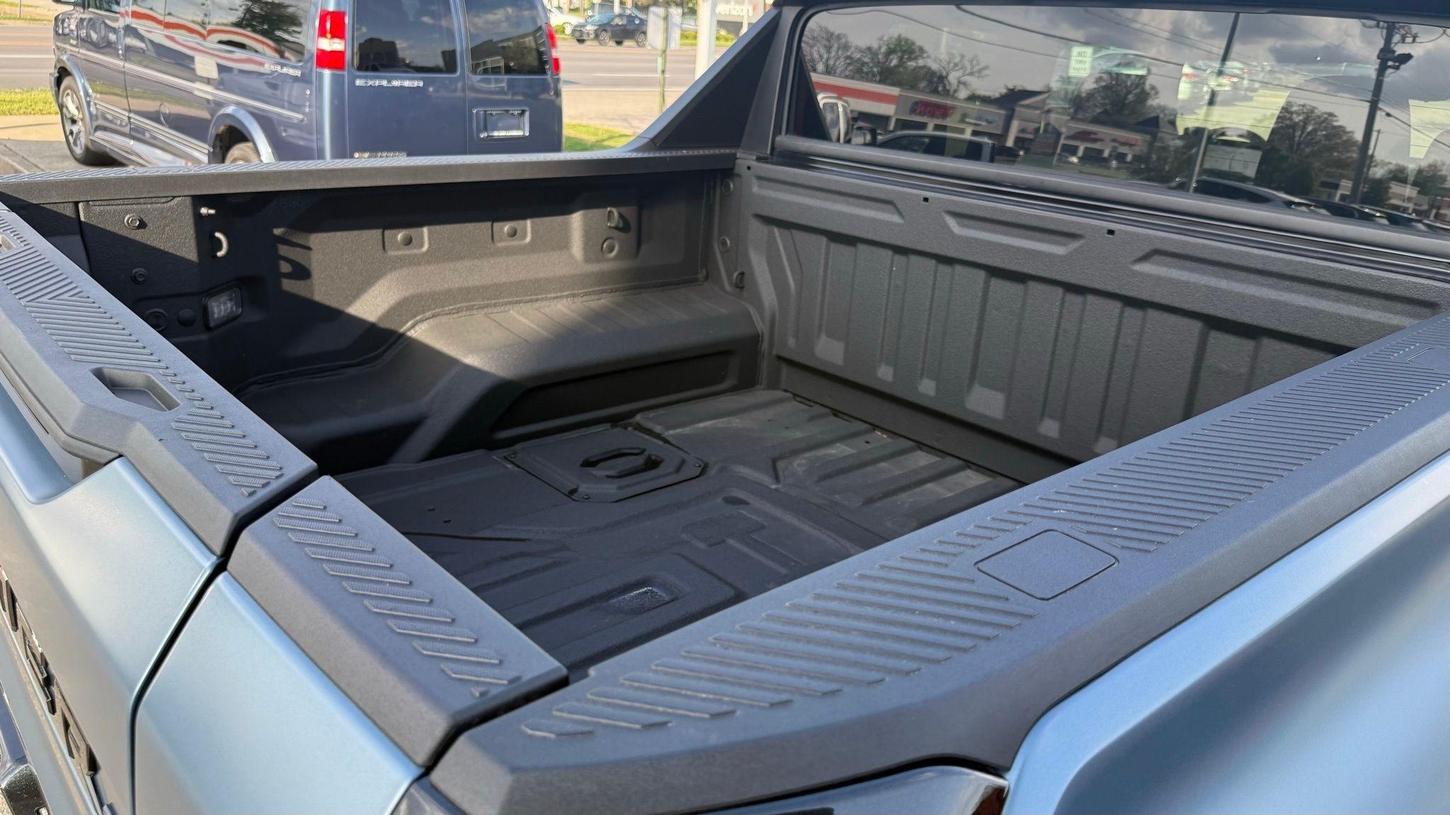 GMC HUMMER EV  2024