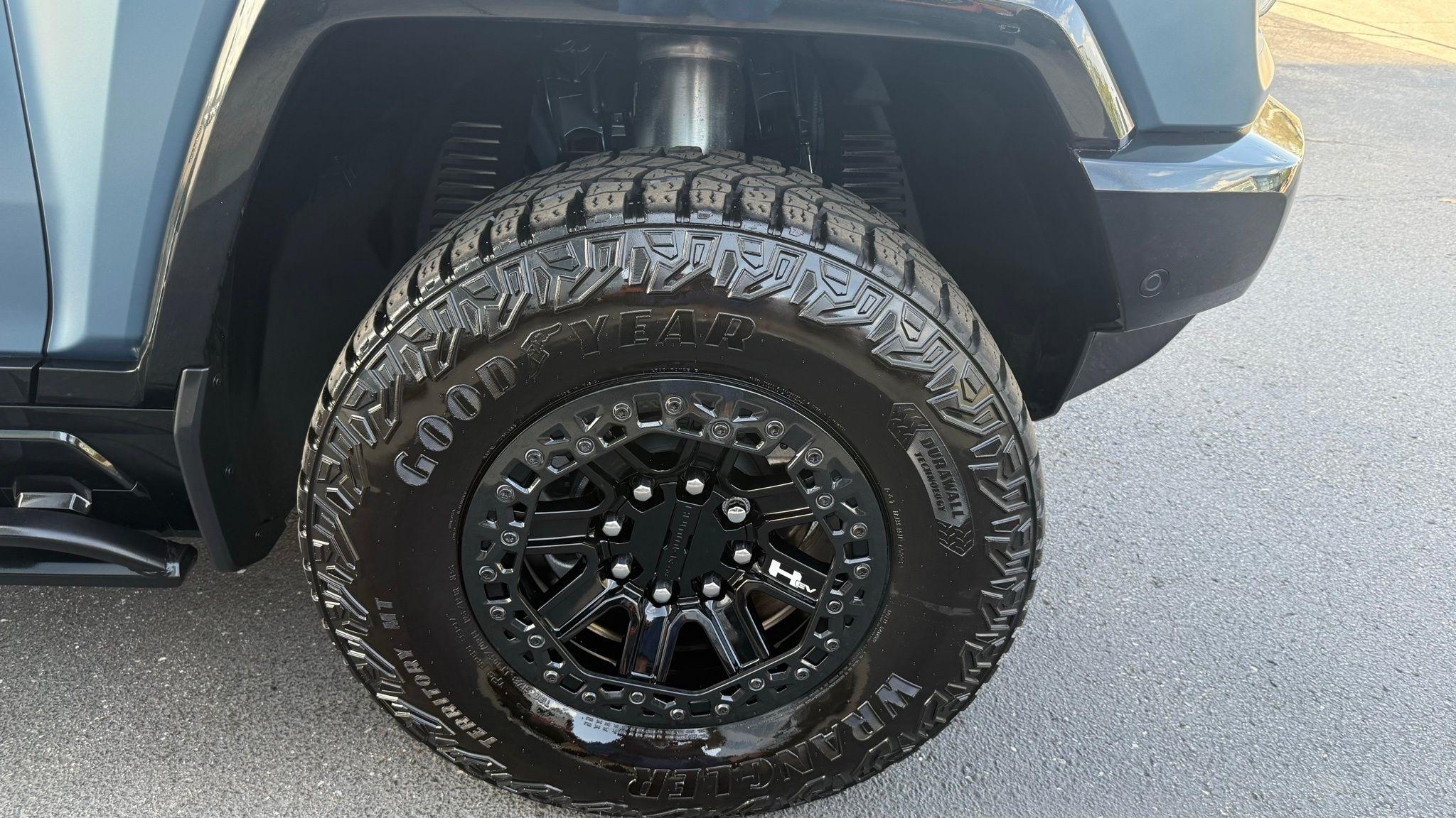 GMC HUMMER EV  2024