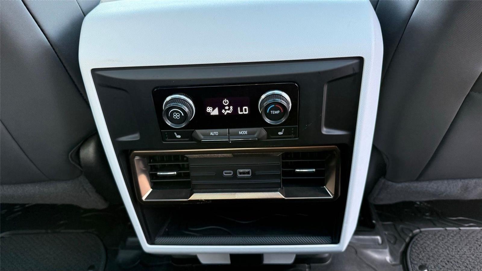 GMC HUMMER EV  2024