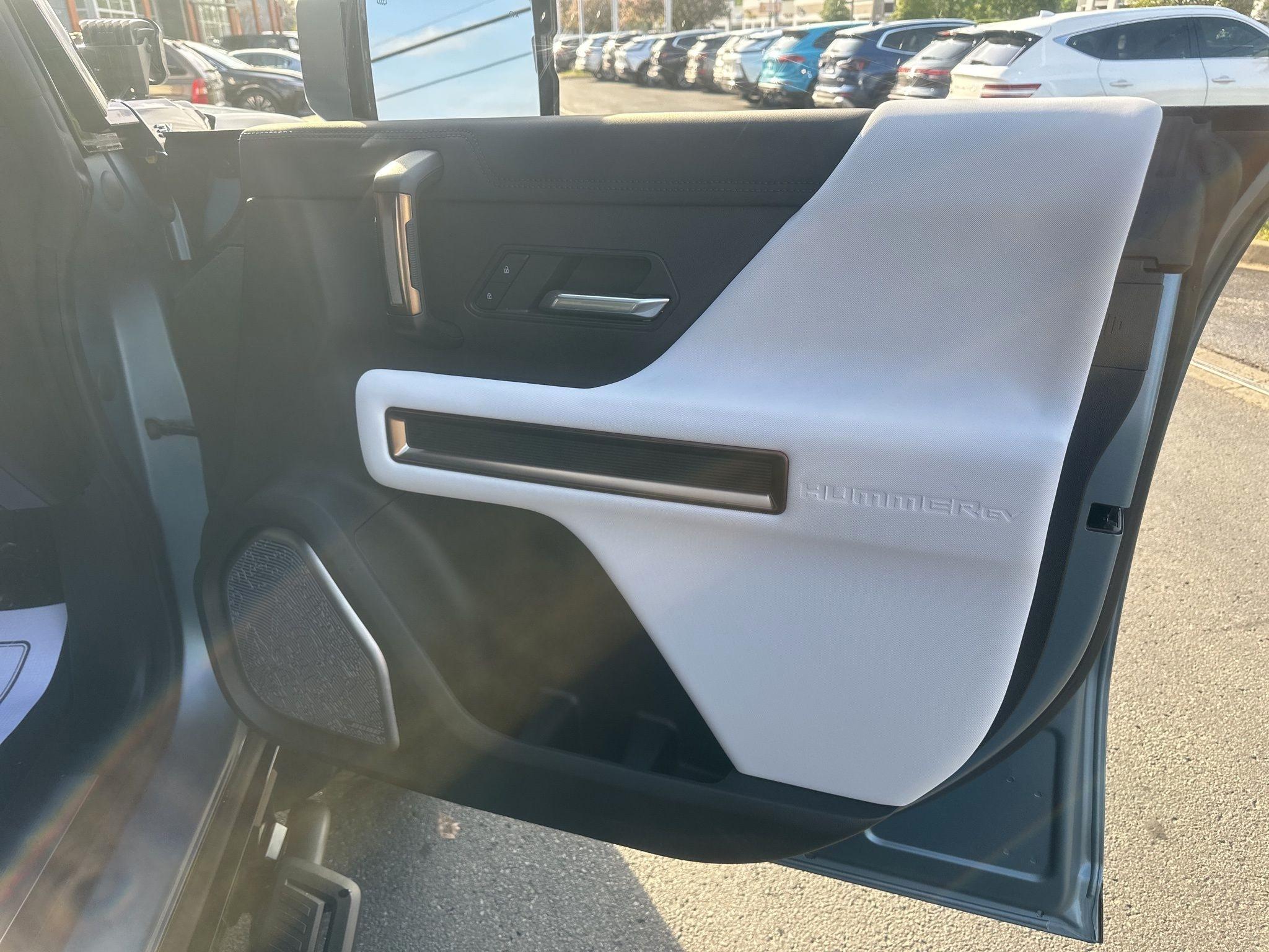 GMC HUMMER EV  2024