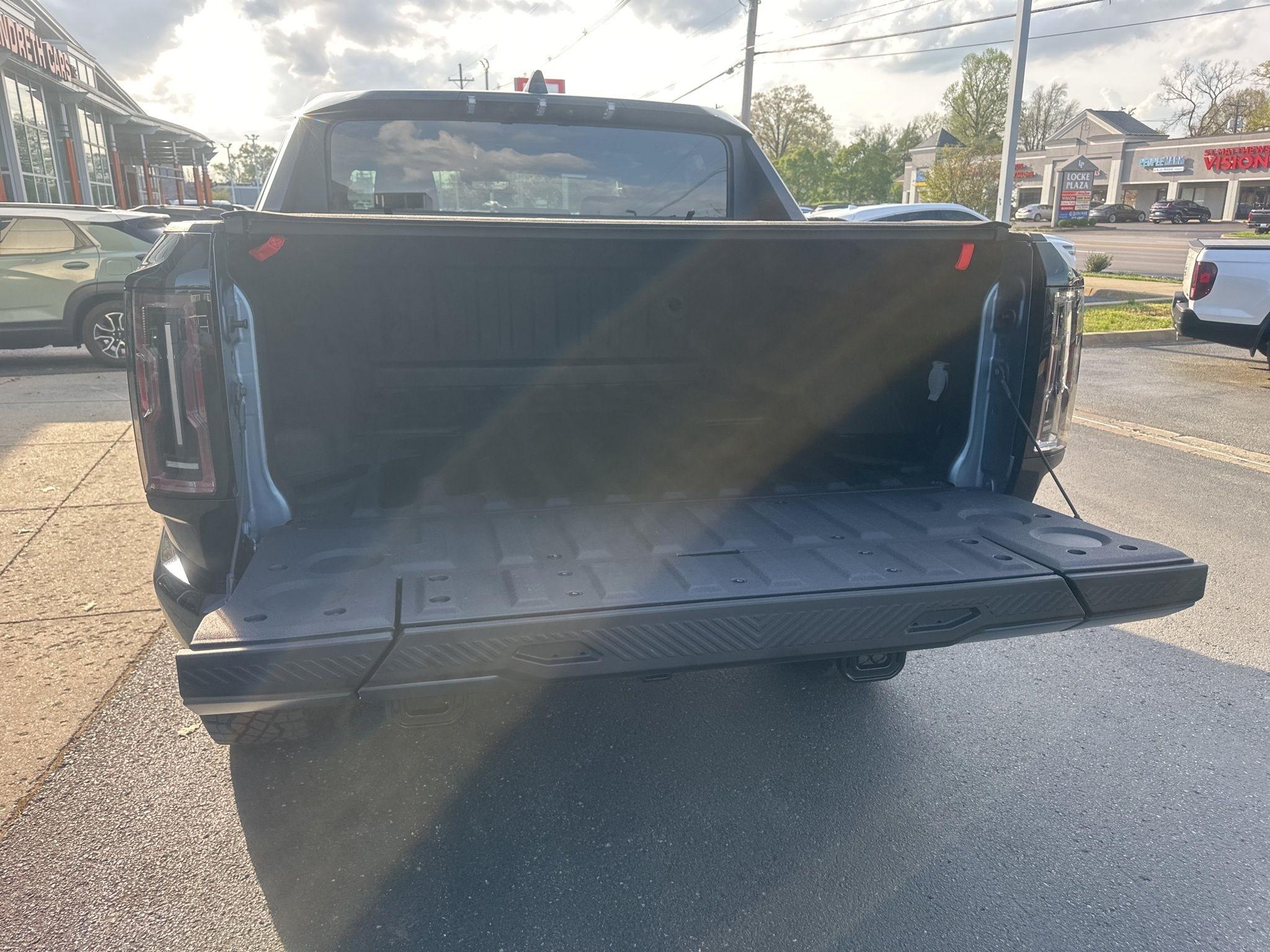 GMC HUMMER EV  2024