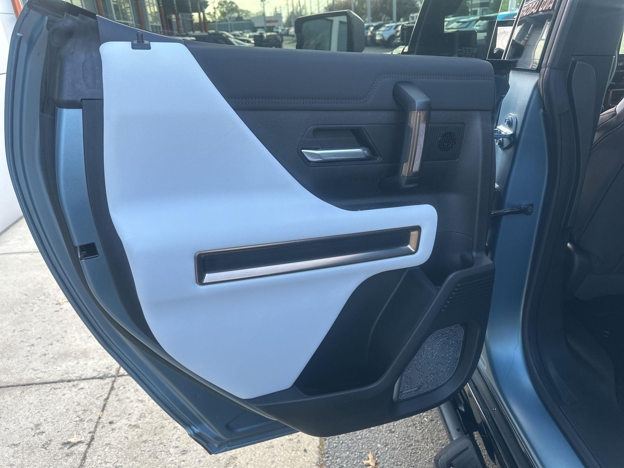 GMC HUMMER EV  2024