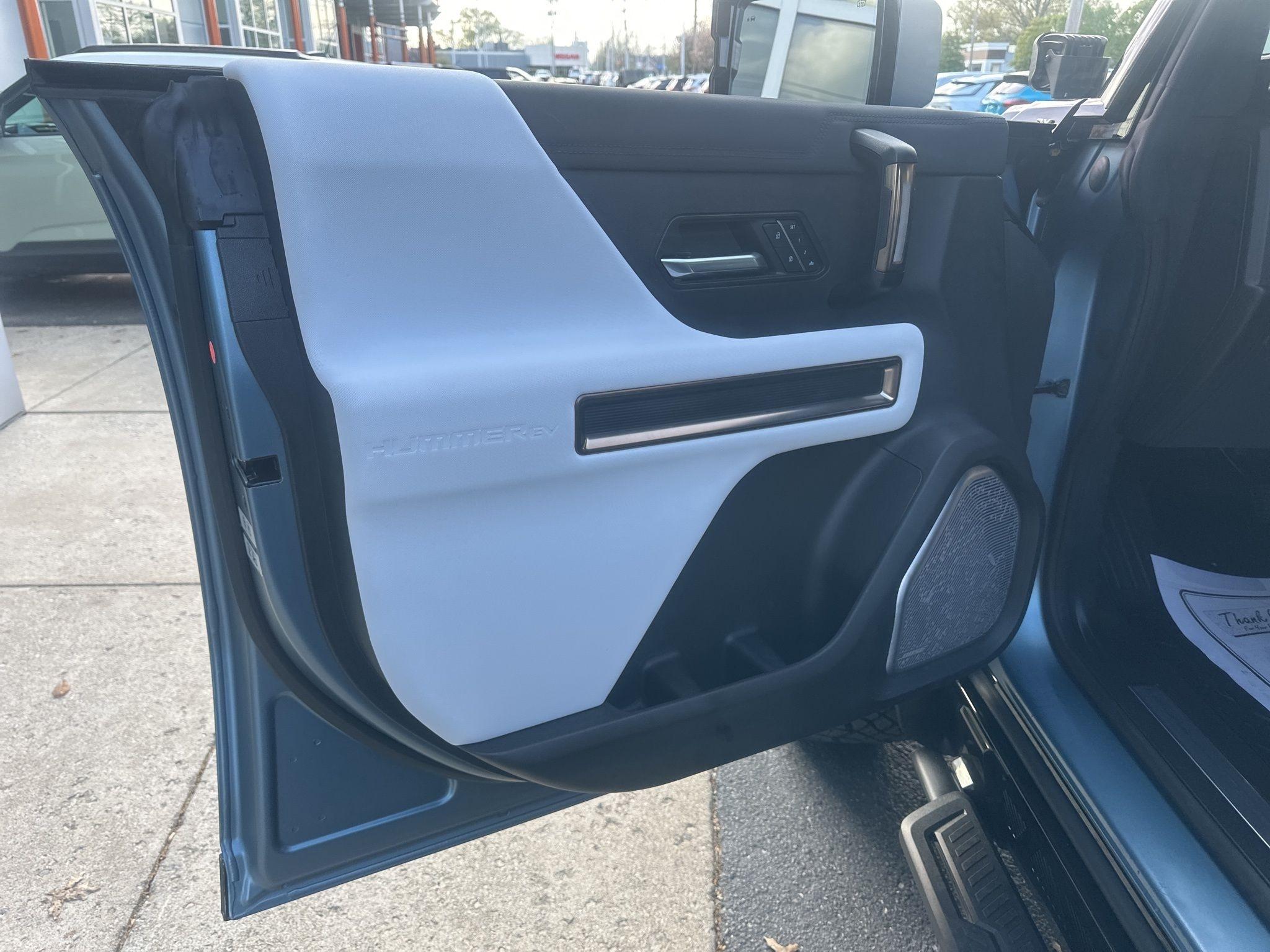 GMC HUMMER EV  2024