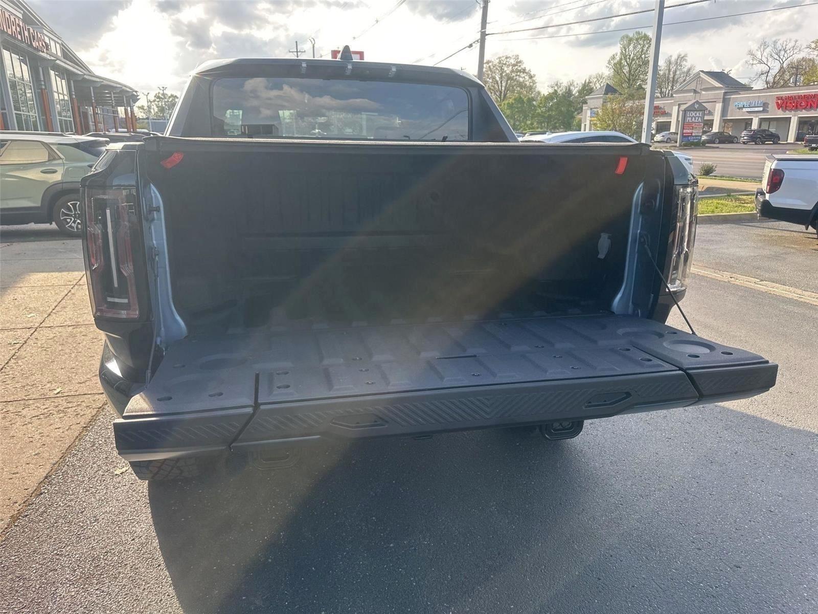 GMC HUMMER EV  2024