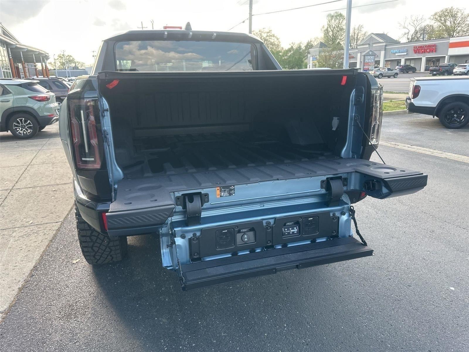 GMC HUMMER EV  2024