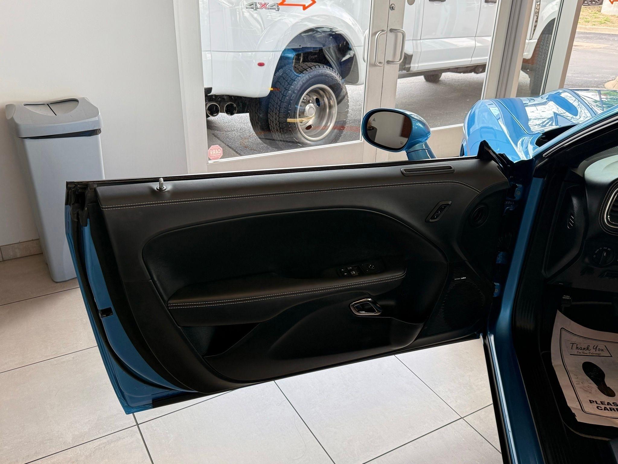 Dodge Challenger  2023