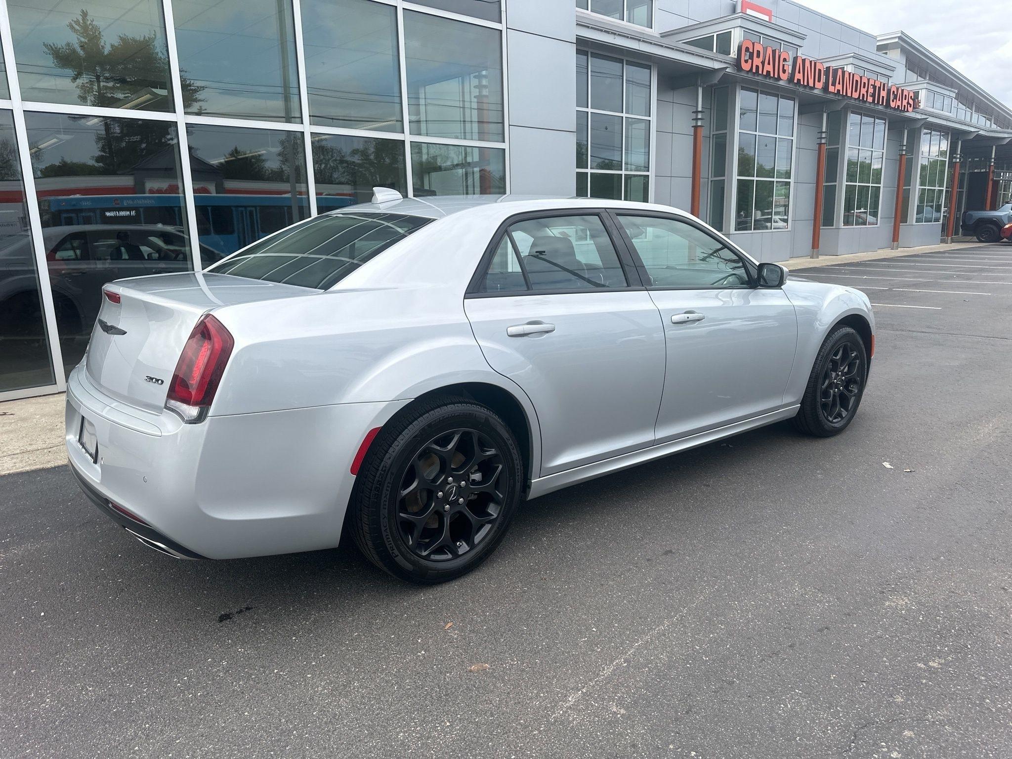 Chrysler 300  2023