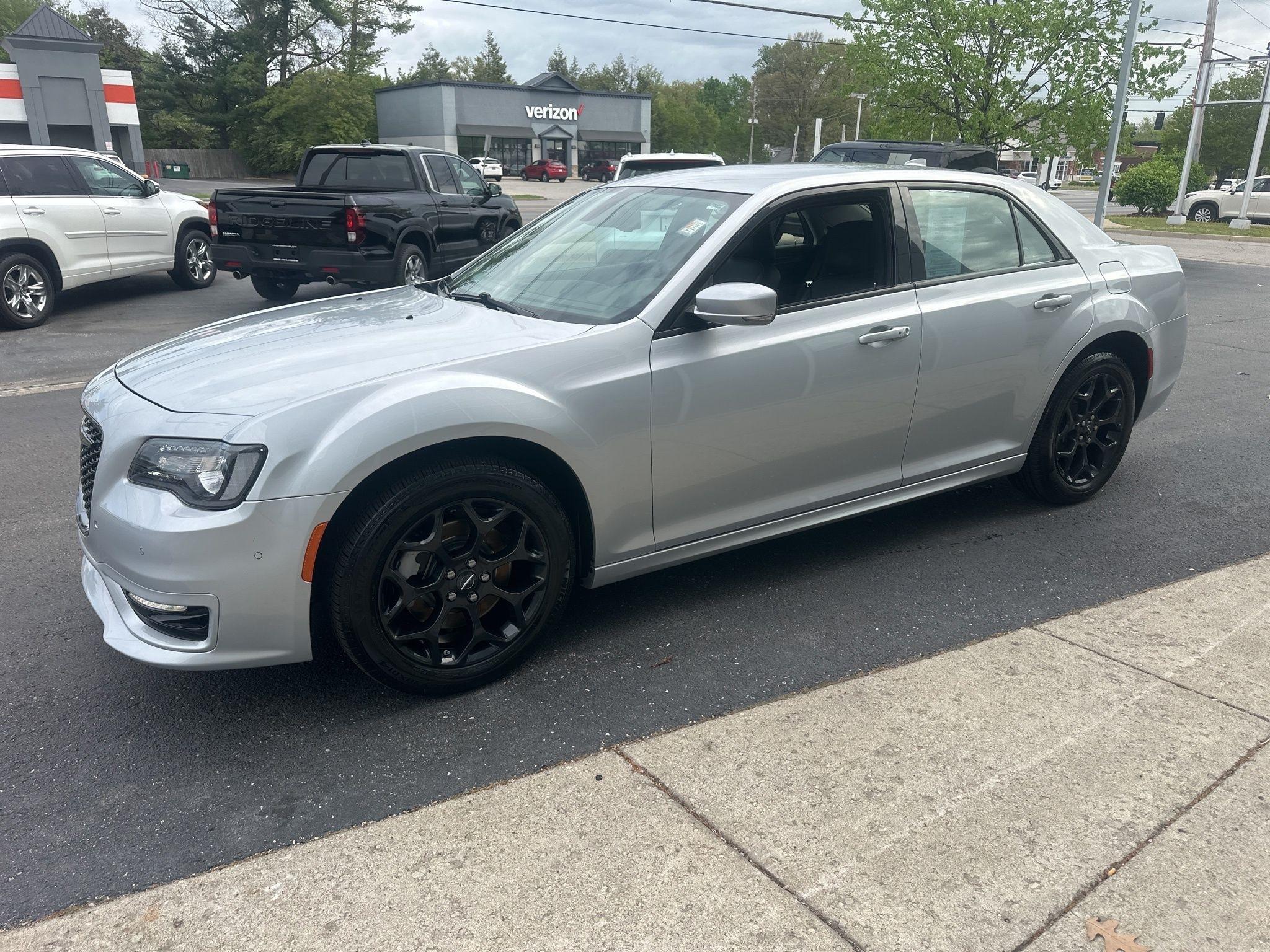 Chrysler 300  2023