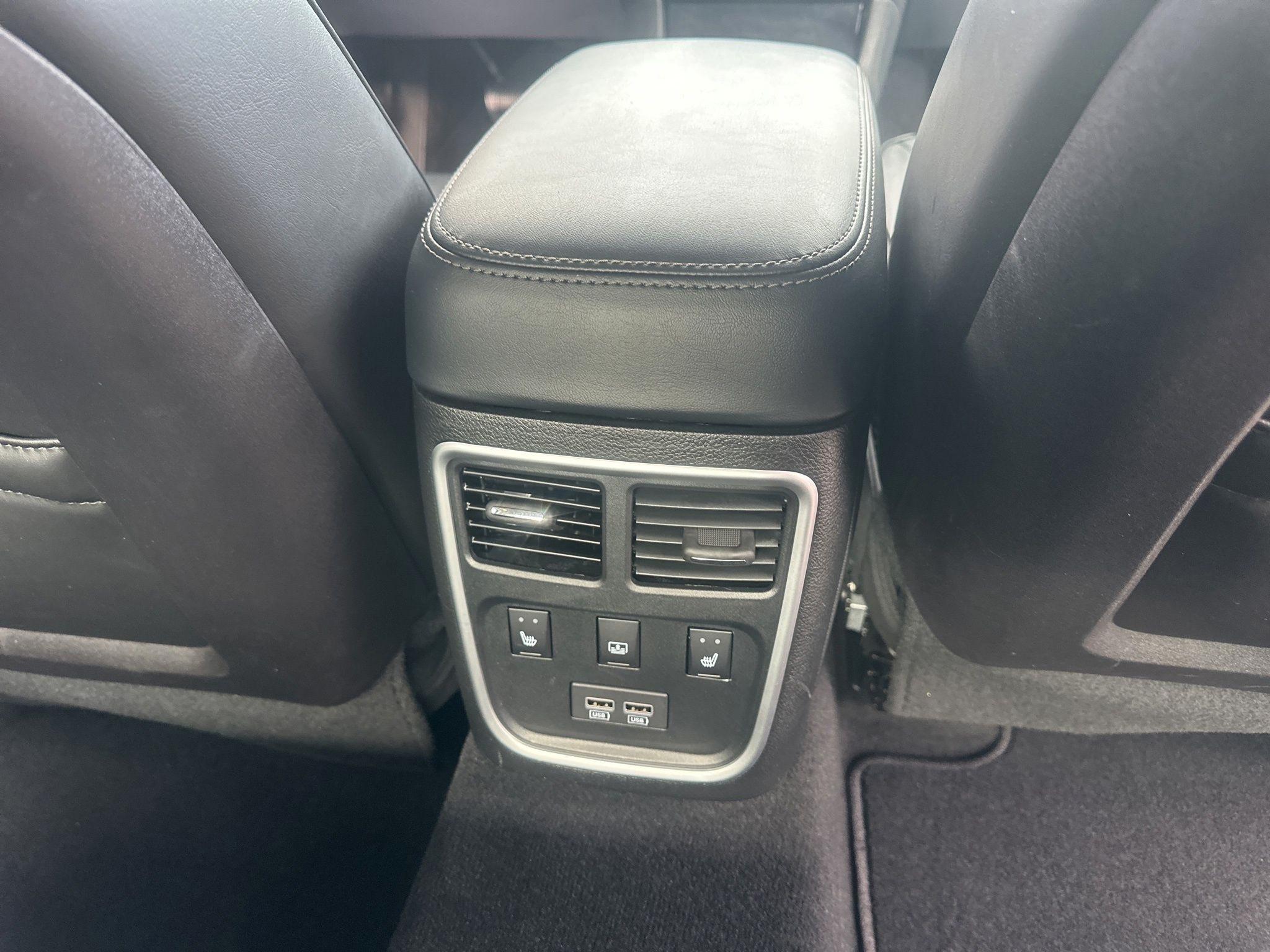 Chrysler 300  2023