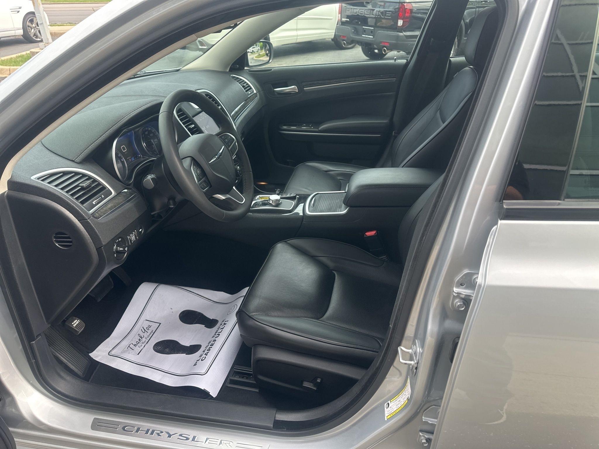 Chrysler 300  2023