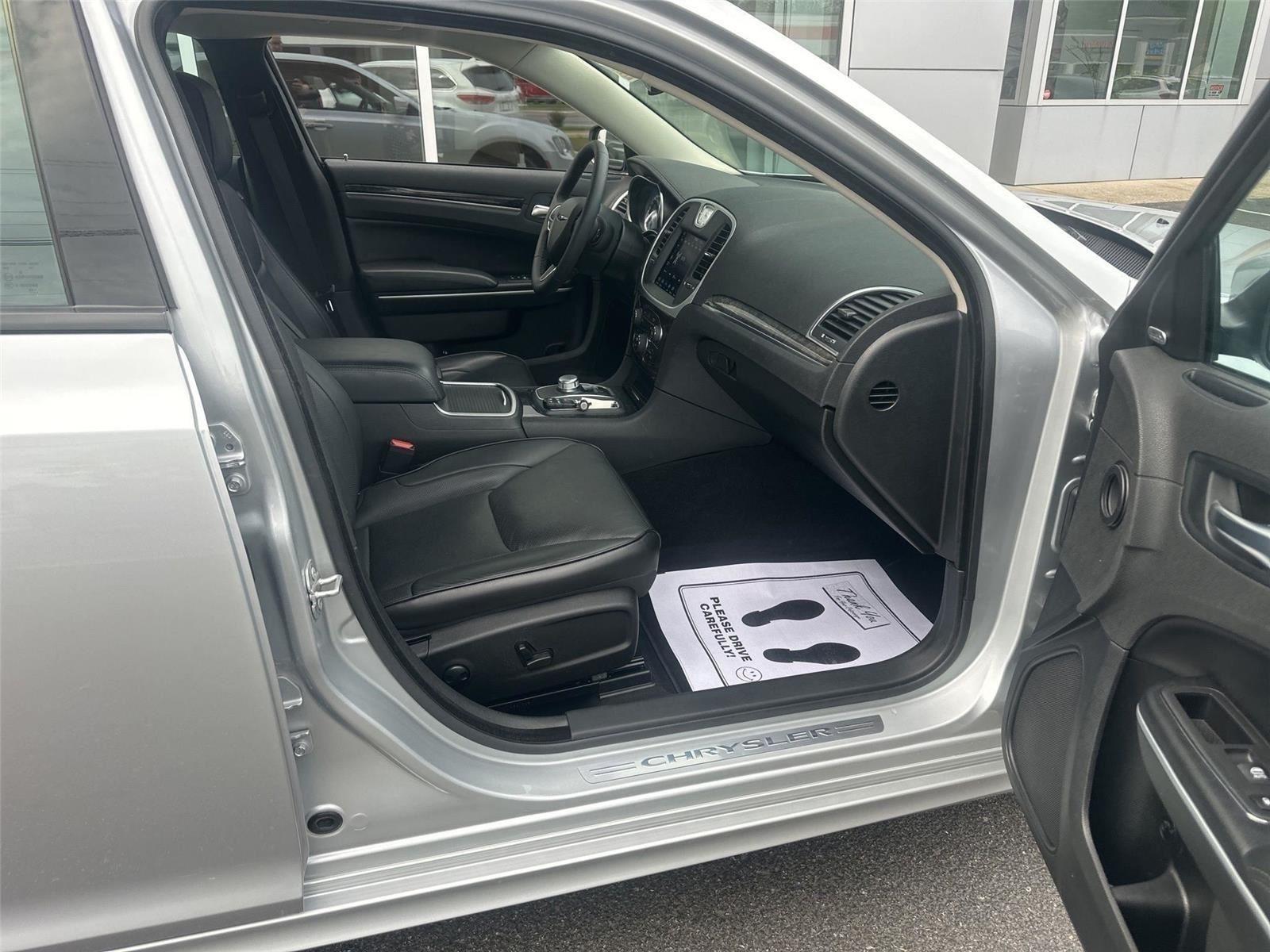 Chrysler 300  2023