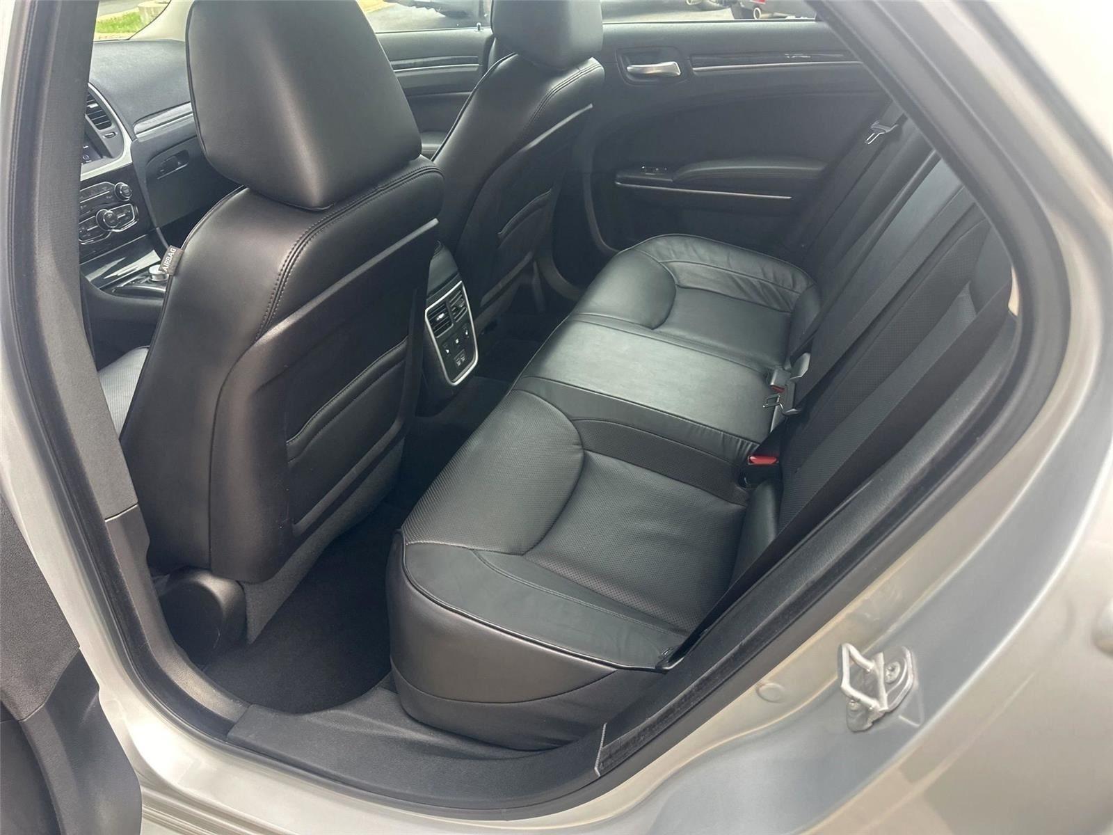 Chrysler 300  2023