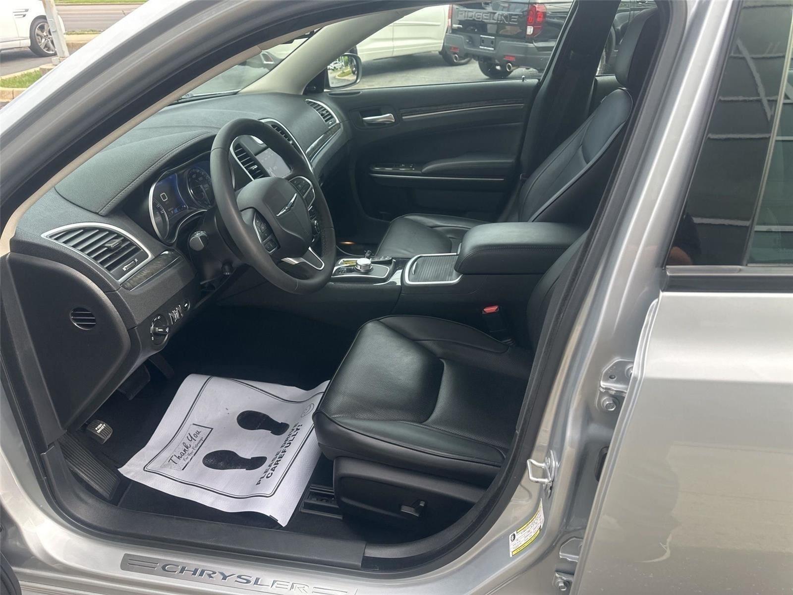 Chrysler 300  2023