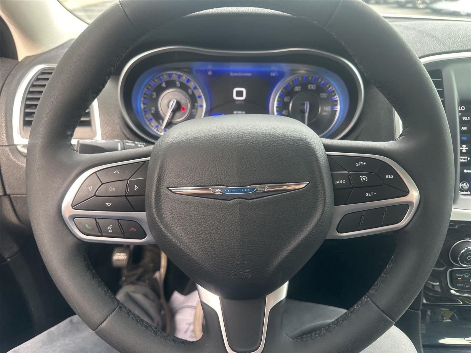 Chrysler 300  2023