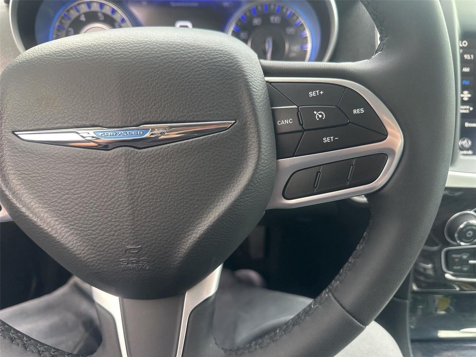 Chrysler 300  2023