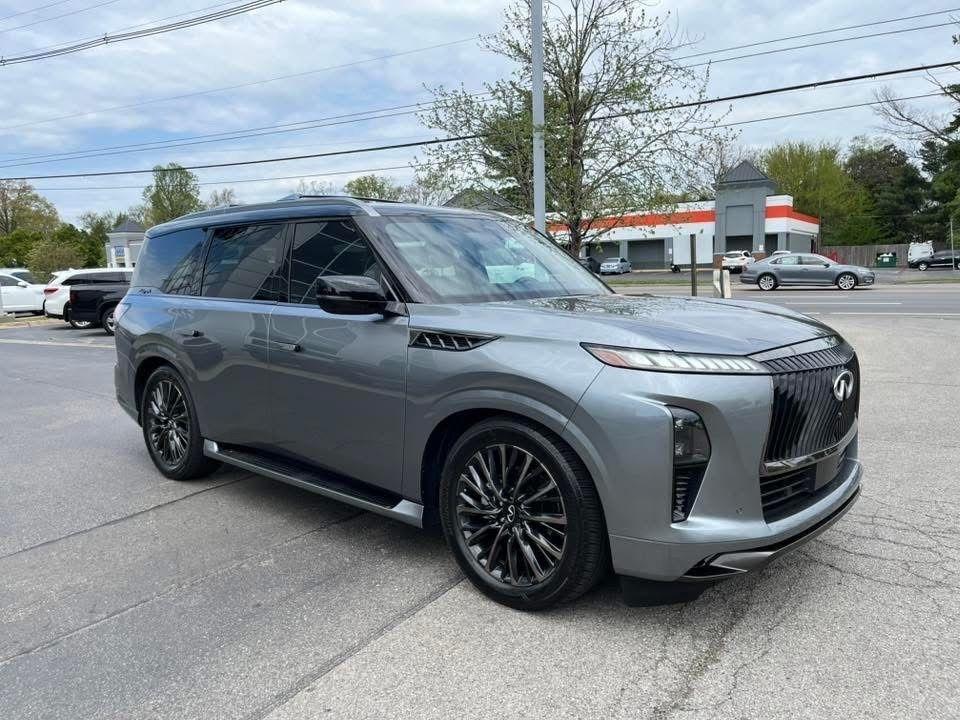 Infiniti QX80  2025