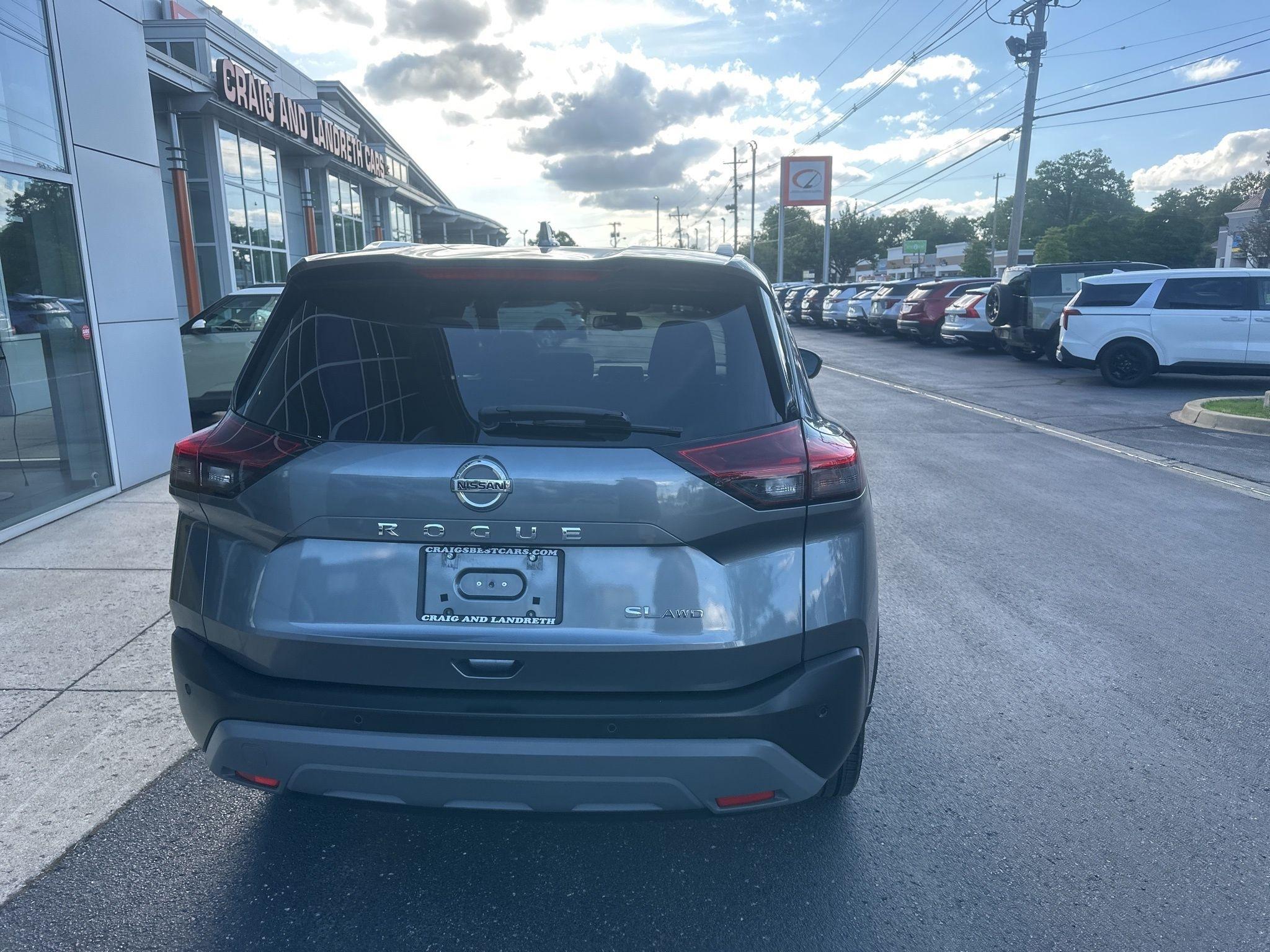 Nissan Rogue  2021