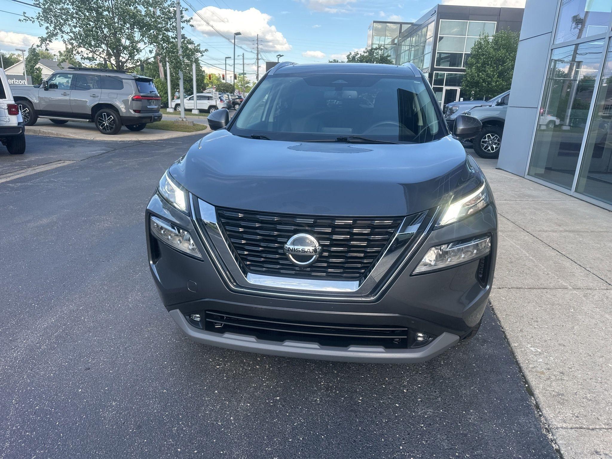 Nissan Rogue  2021