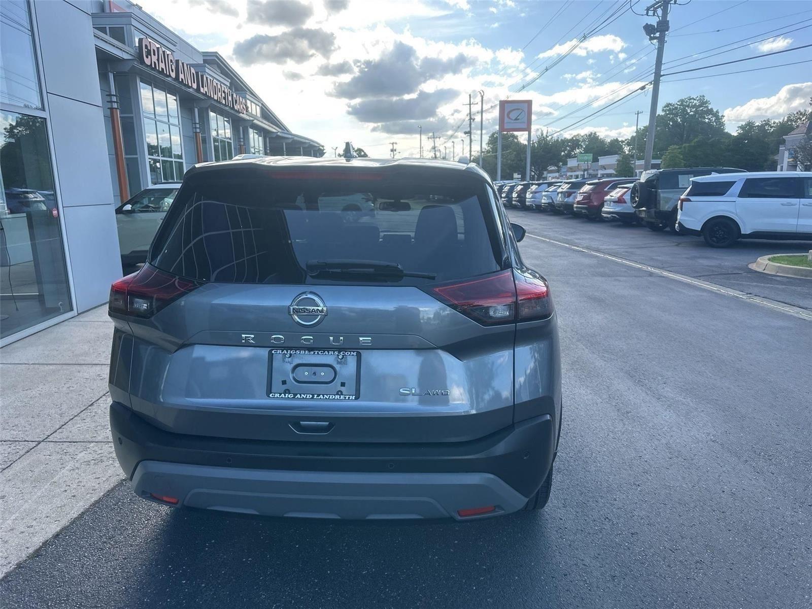 Nissan Rogue  2021