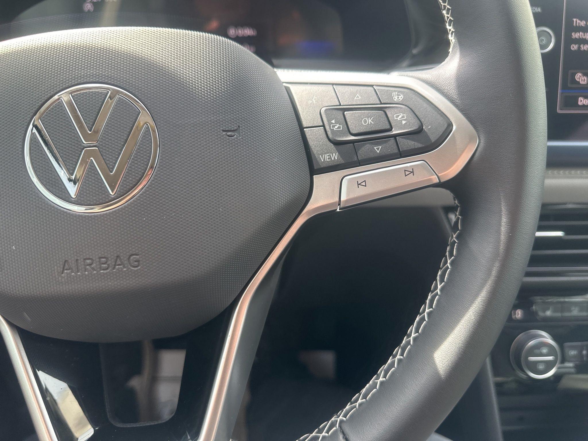 Volkswagen Taos  2024