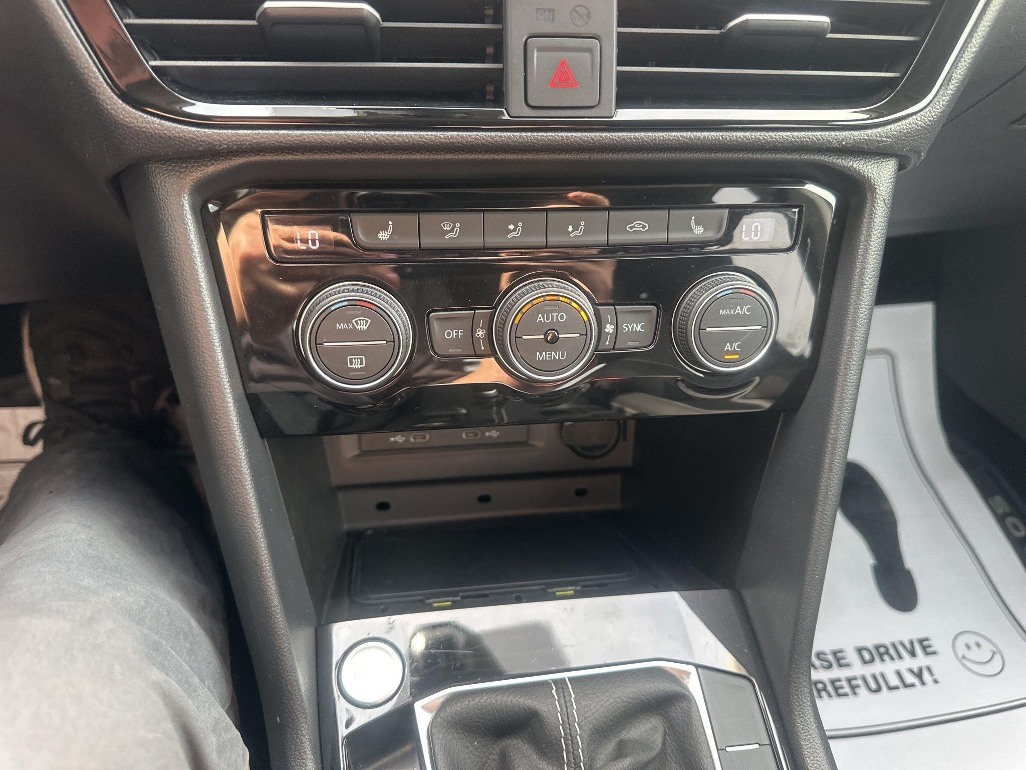 Volkswagen Taos  2024