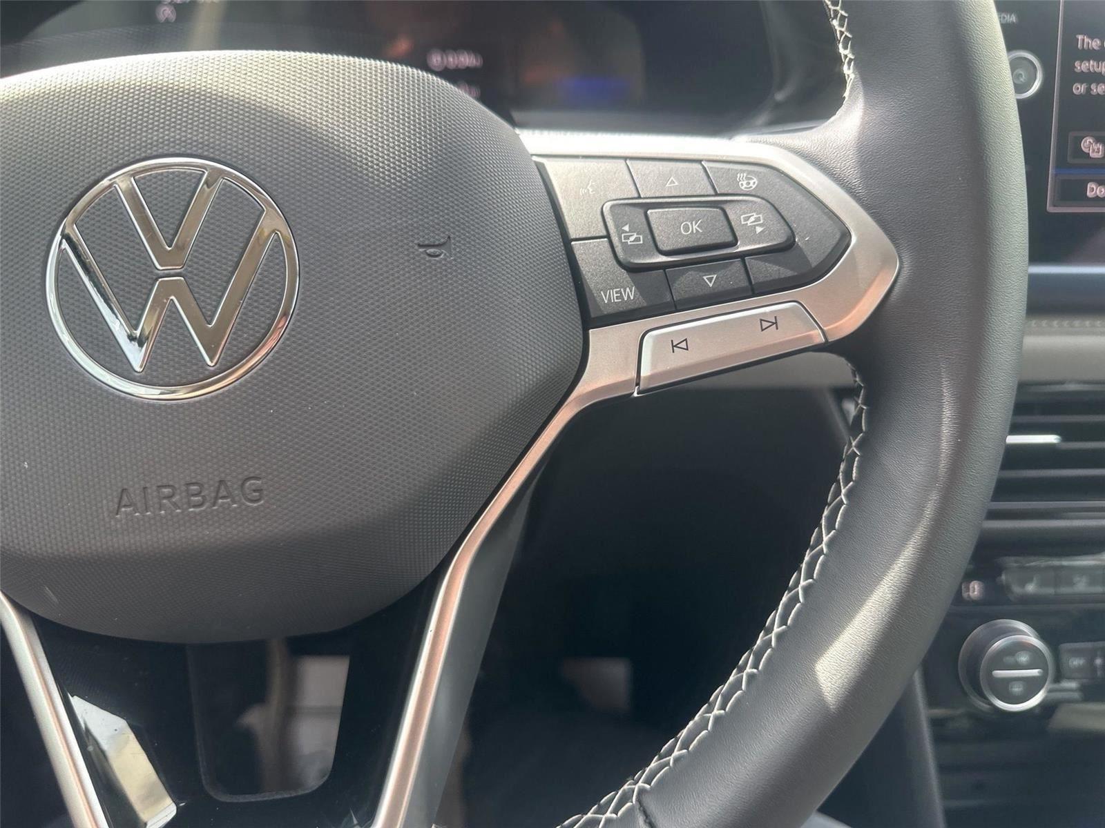 Volkswagen Taos  2024